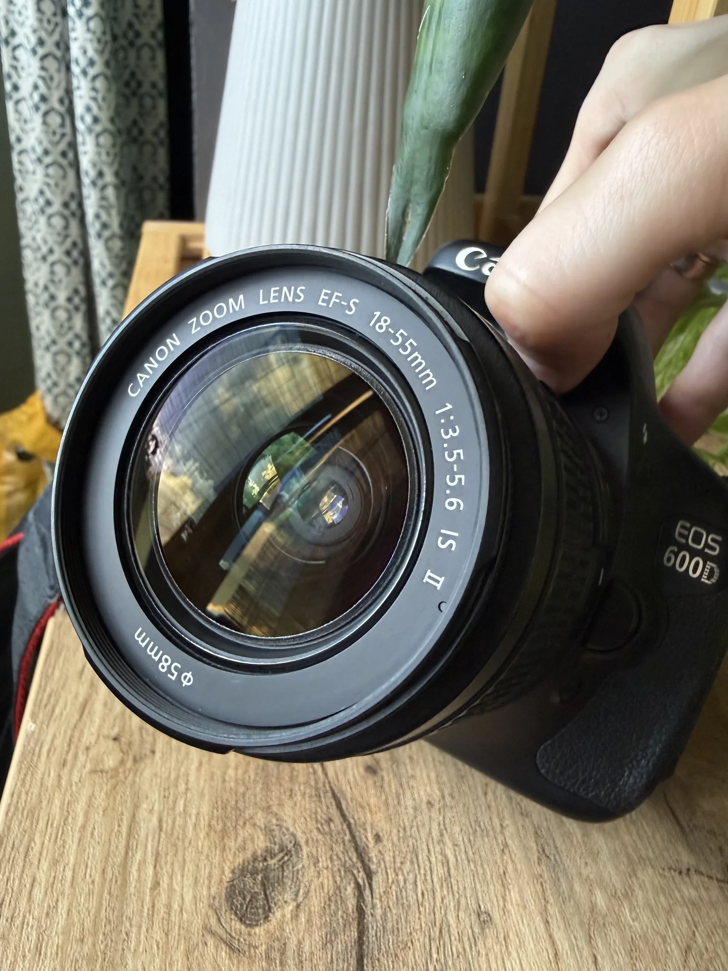 Canon EOS 600D с объективом EF-S 18–55mm IS II - миниатюра 4