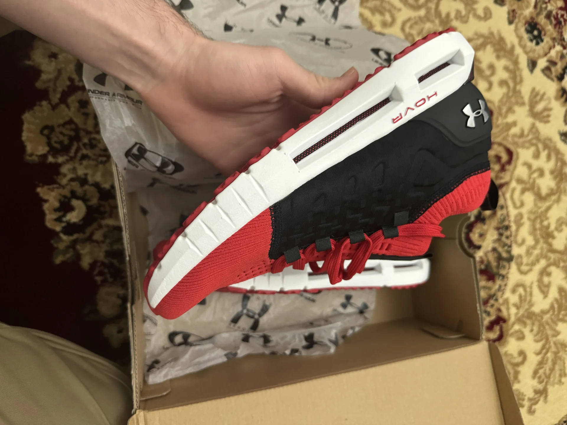 Under Armour HOVR Phantom 1 в расцветке Red/Black - миниатюра 7