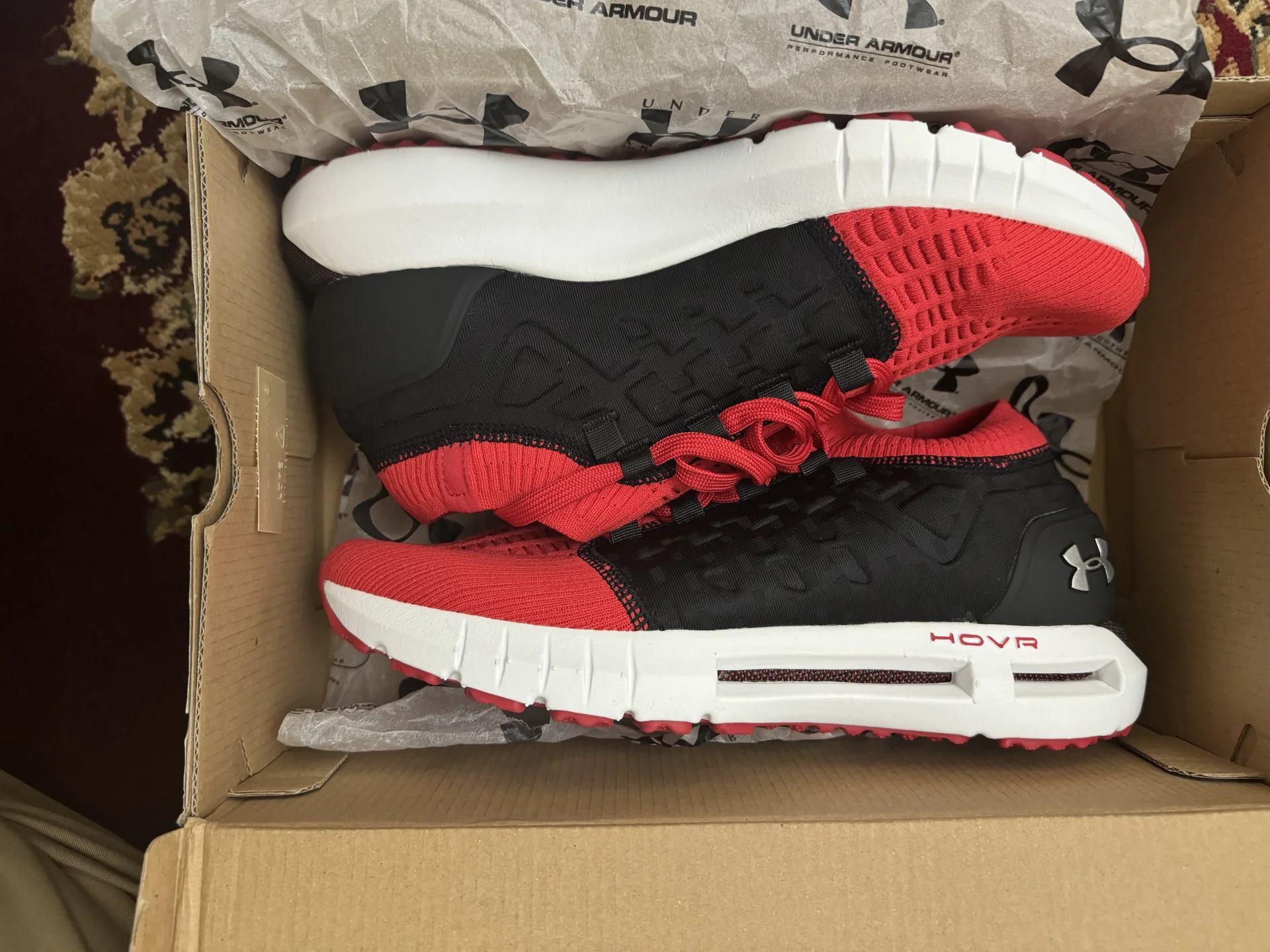 Under Armour HOVR Phantom 1 в расцветке Red/Black - миниатюра 8