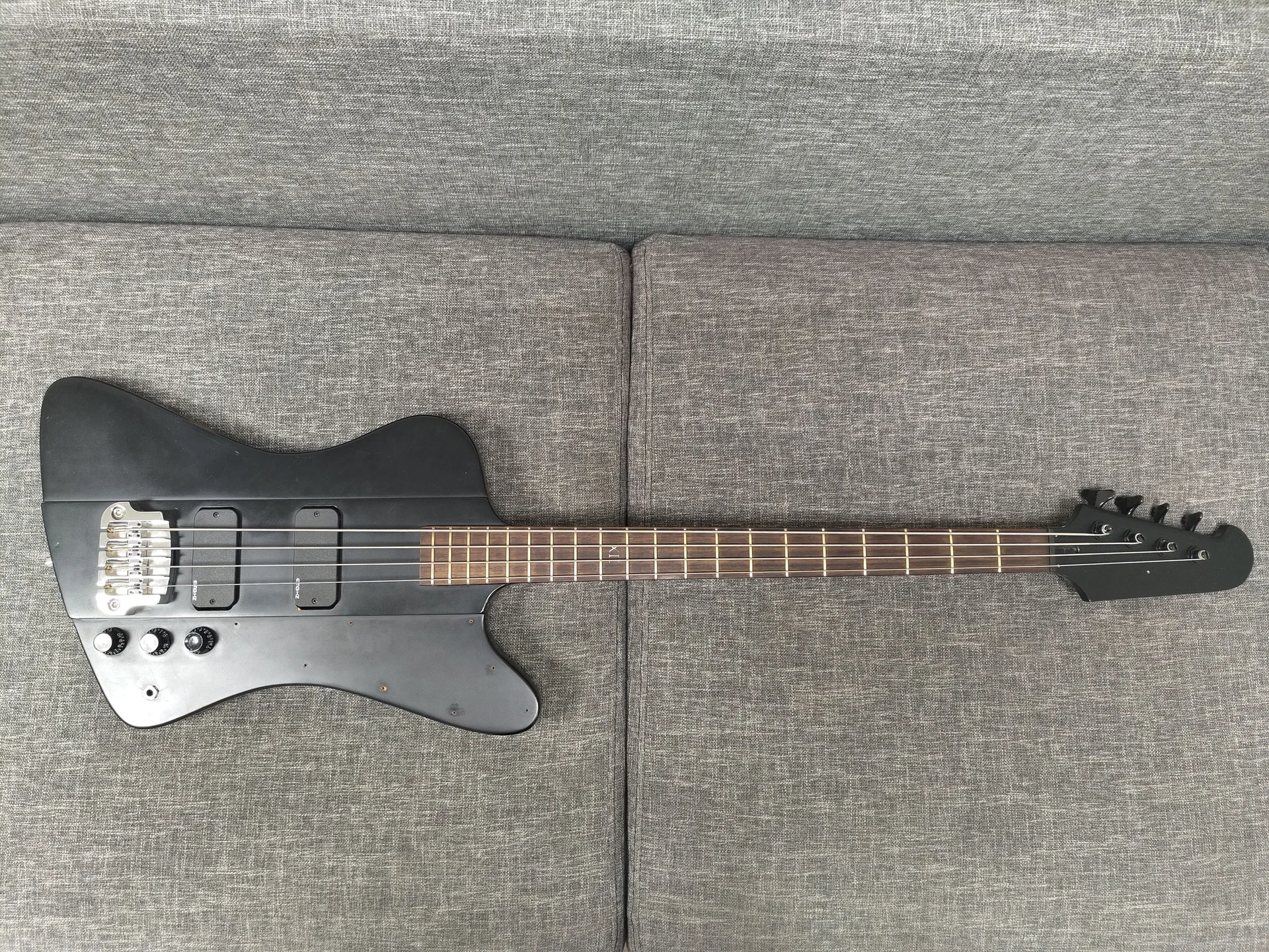 Бас-гитара Epiphone Thunderbird XII goth black - изображение 1