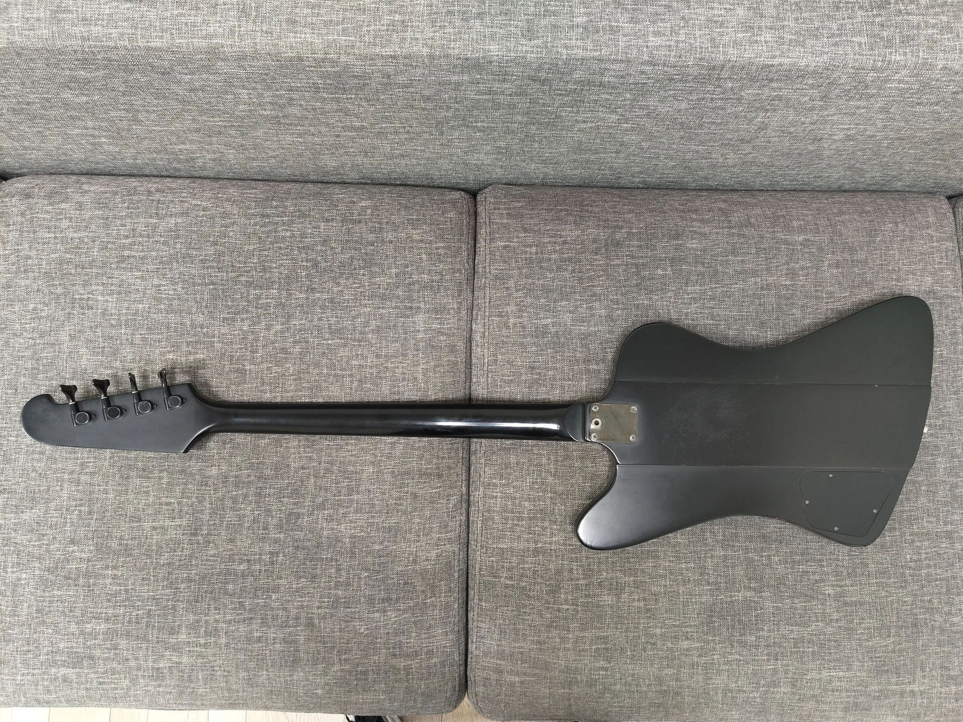 Бас-гитара Epiphone Thunderbird XII goth black - миниатюра 4