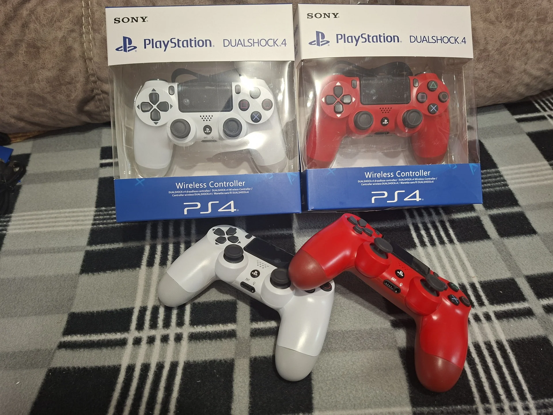 Геймпад на PS 4 - миниатюра 2