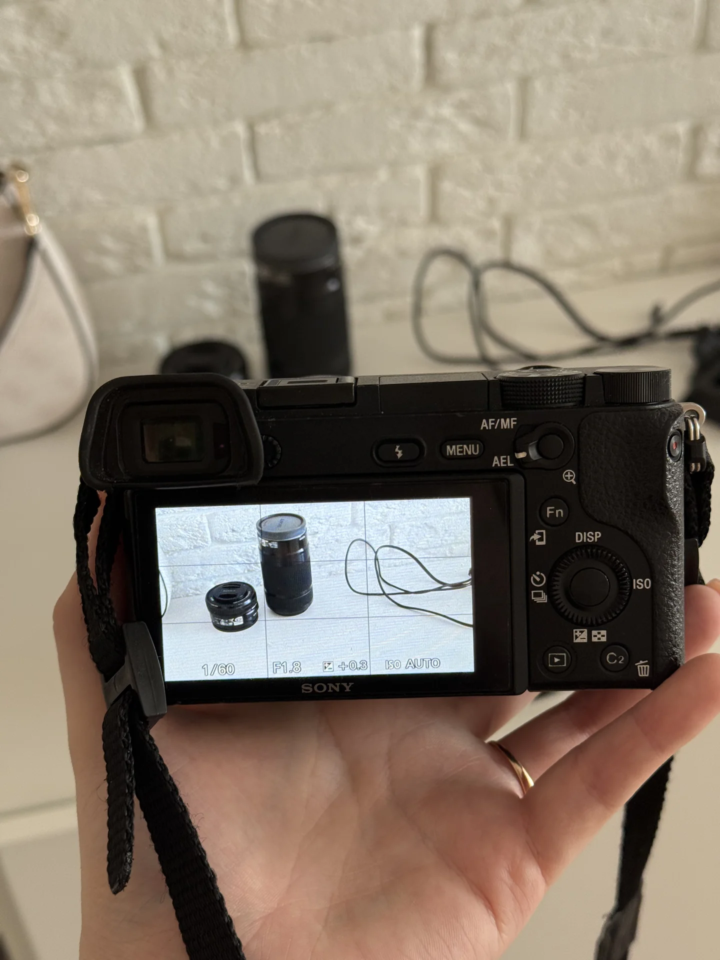 Продам фотоаппарат Sony Alpha a6300 - миниатюра 4