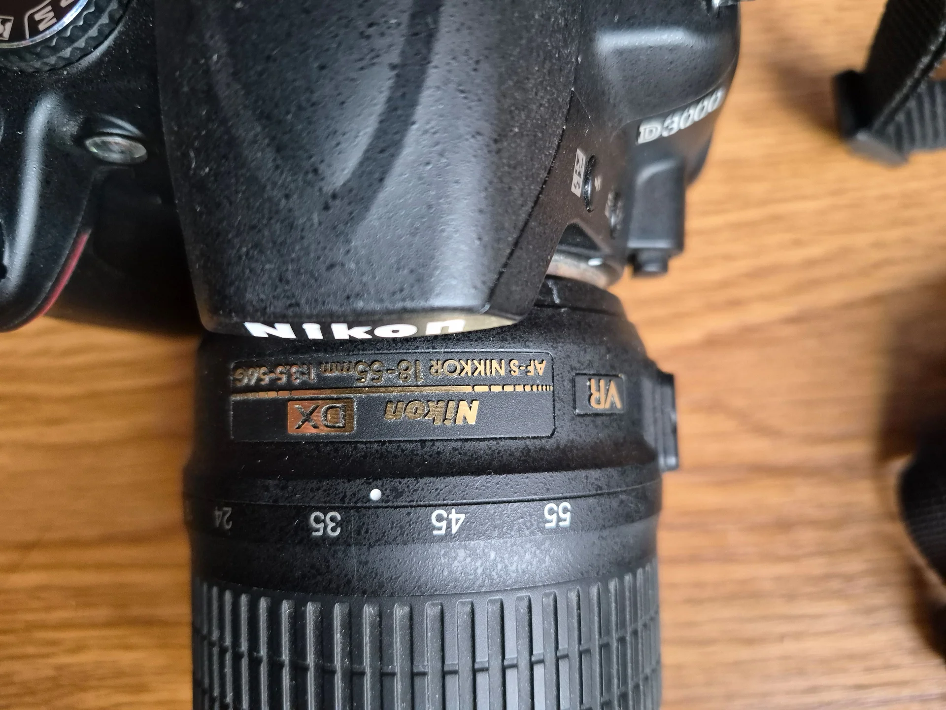 Фотокамера nikon d3000 kit 18-55 - миниатюра 4