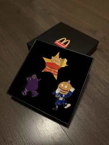Коллекционные значки Mcdonalds набор