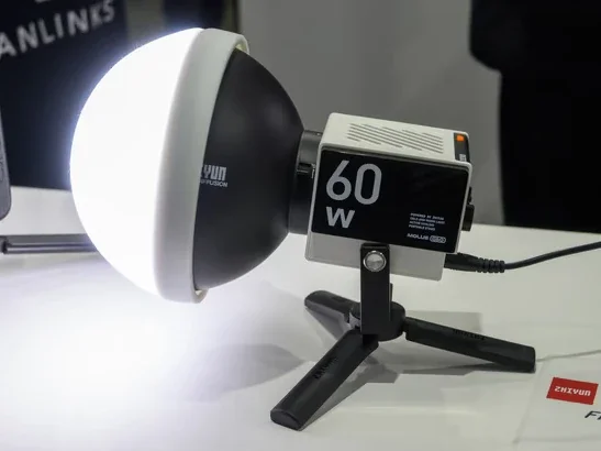 Светодиодный источник света Zhiyun molus G60 combo - миниатюра 2