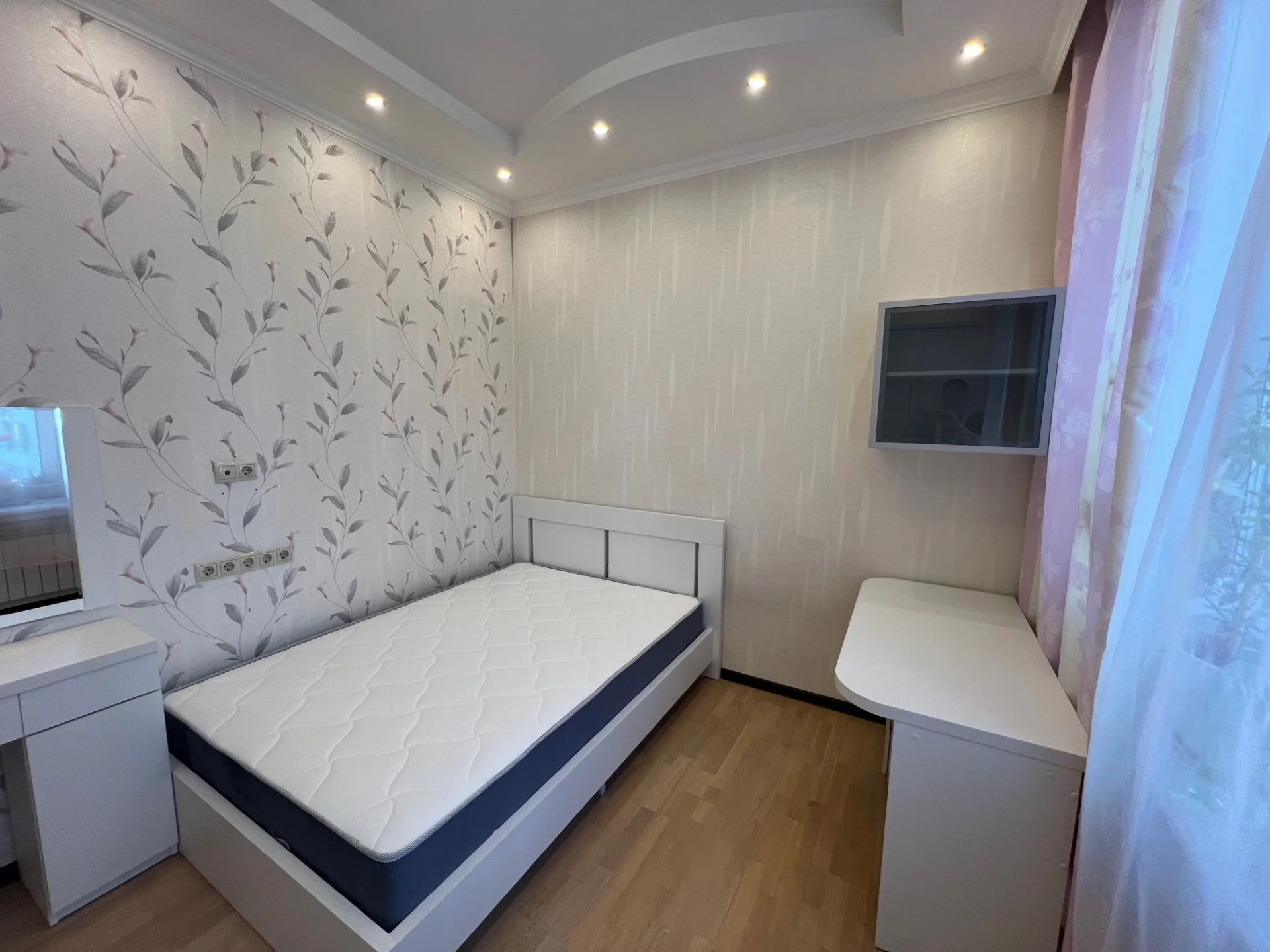 Продам просторную 4к квартиру в ЖК Авеню-77 - миниатюра 6