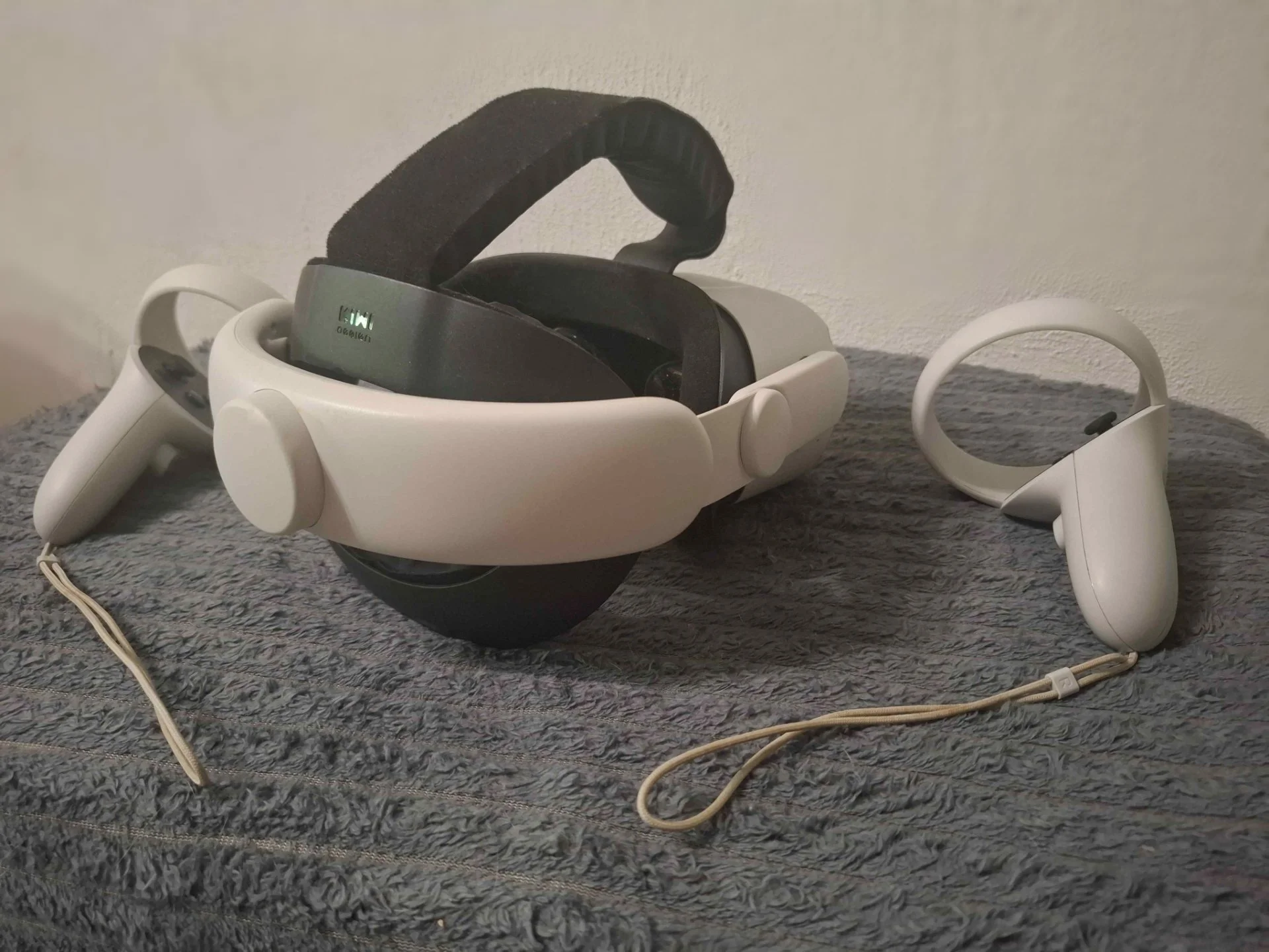 Oculus quest 2 128gb б/у - миниатюра 2
