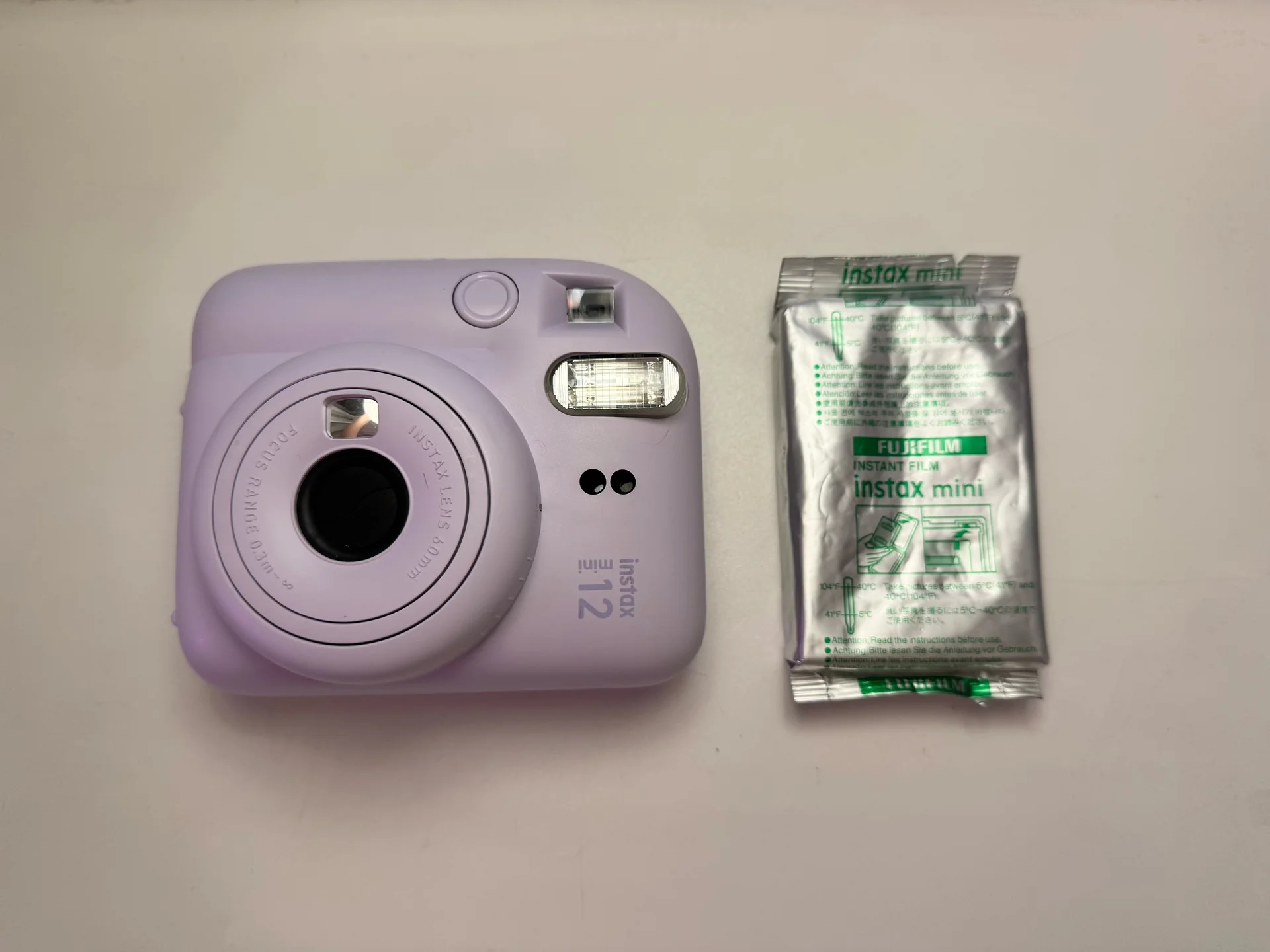Фотоаппарат Fujifilm Mini 12 + пленка 10 кадров - изображение 1
