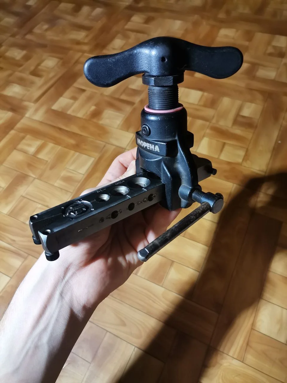 Вальцовка эксцентриковая Value VFT-808-IN + Труборез (набор в кейсе)