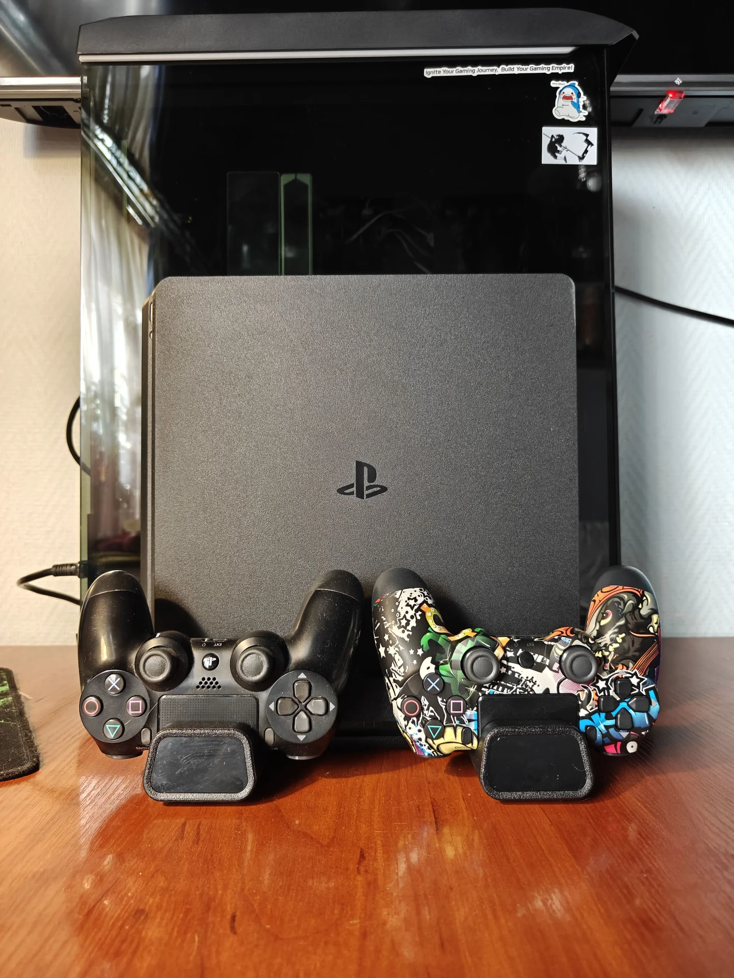 Sony PlayStation 4 slim 1tb - изображение 1