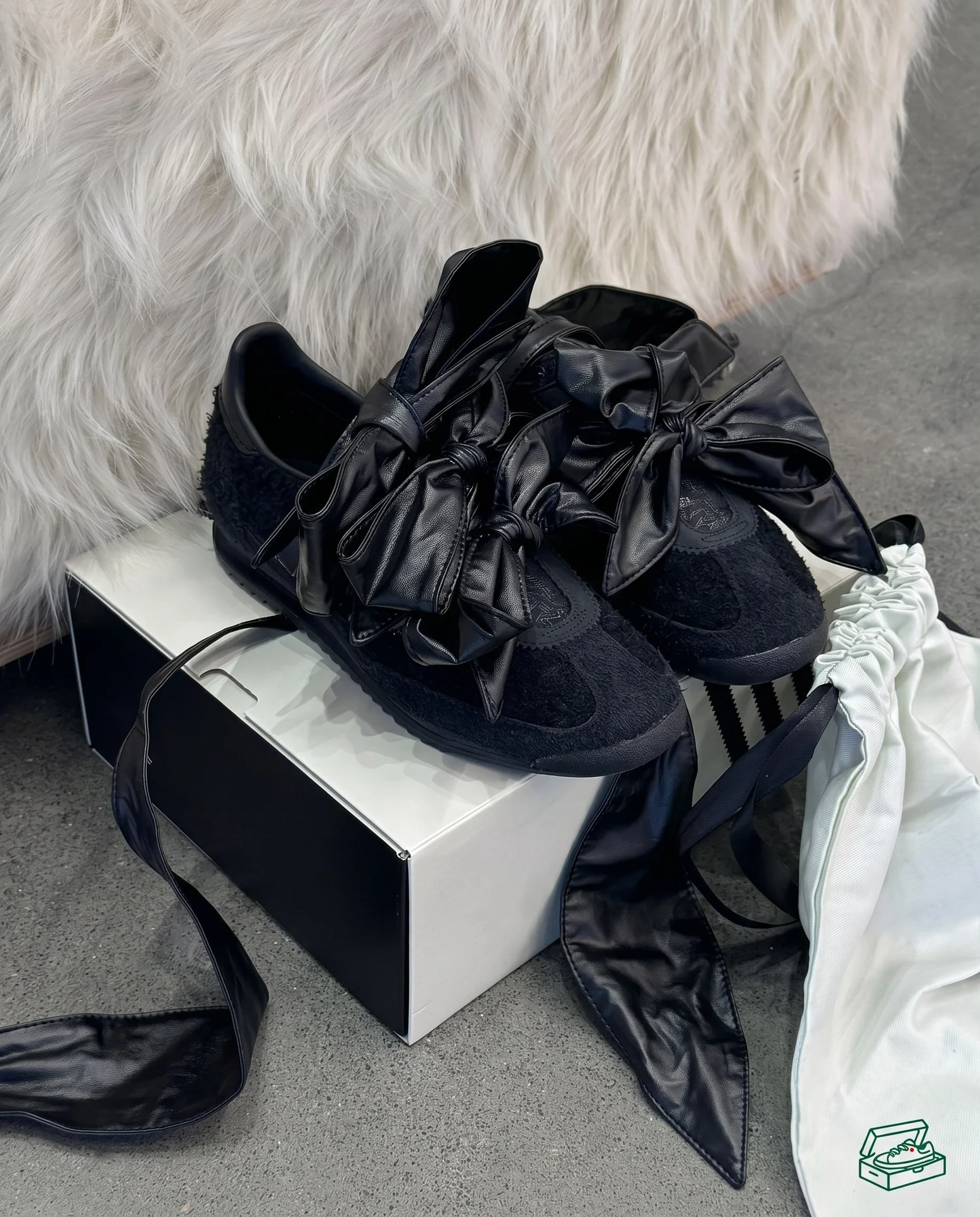 Adidas Originals × Caroline Hu - миниатюра 7