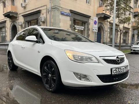 🚗 Opel Astra J 2012, 1.6 AT, хэтчбек 5 дв
