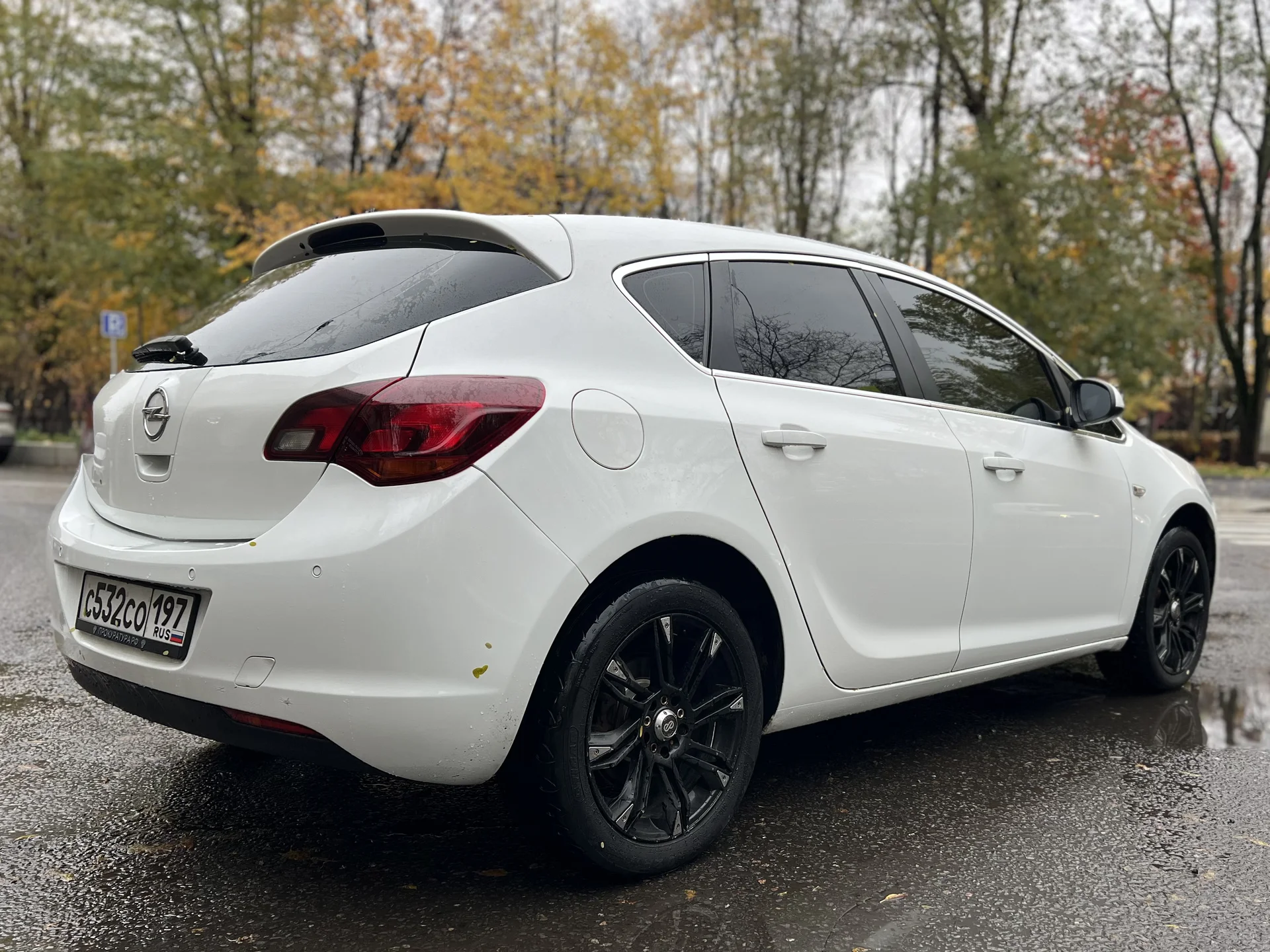 🚗 Opel Astra J 2012, 1.6 AT, хэтчбек 5 дв - миниатюра 3
