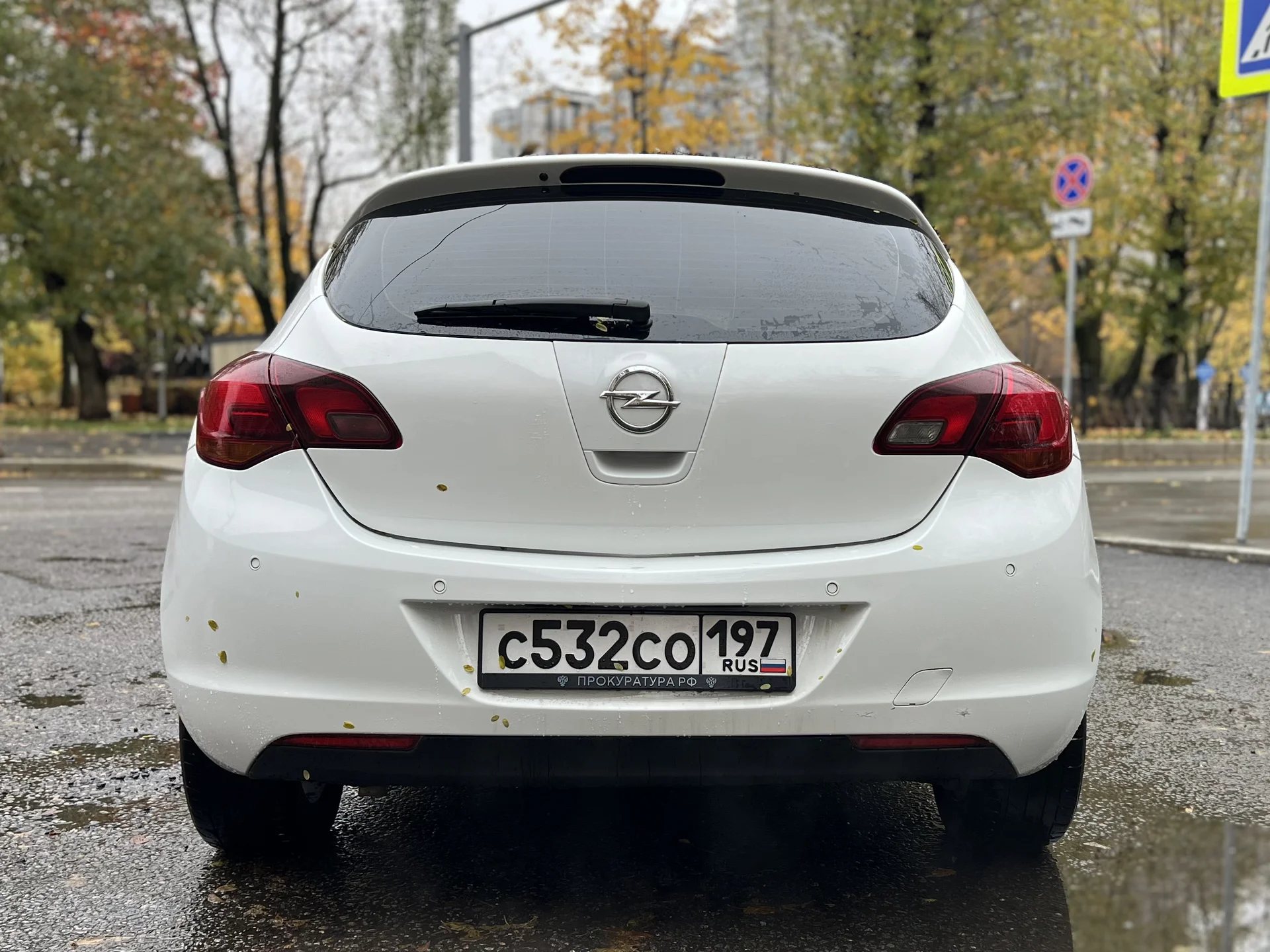 🚗 Opel Astra J 2012, 1.6 AT, хэтчбек 5 дв - миниатюра 4