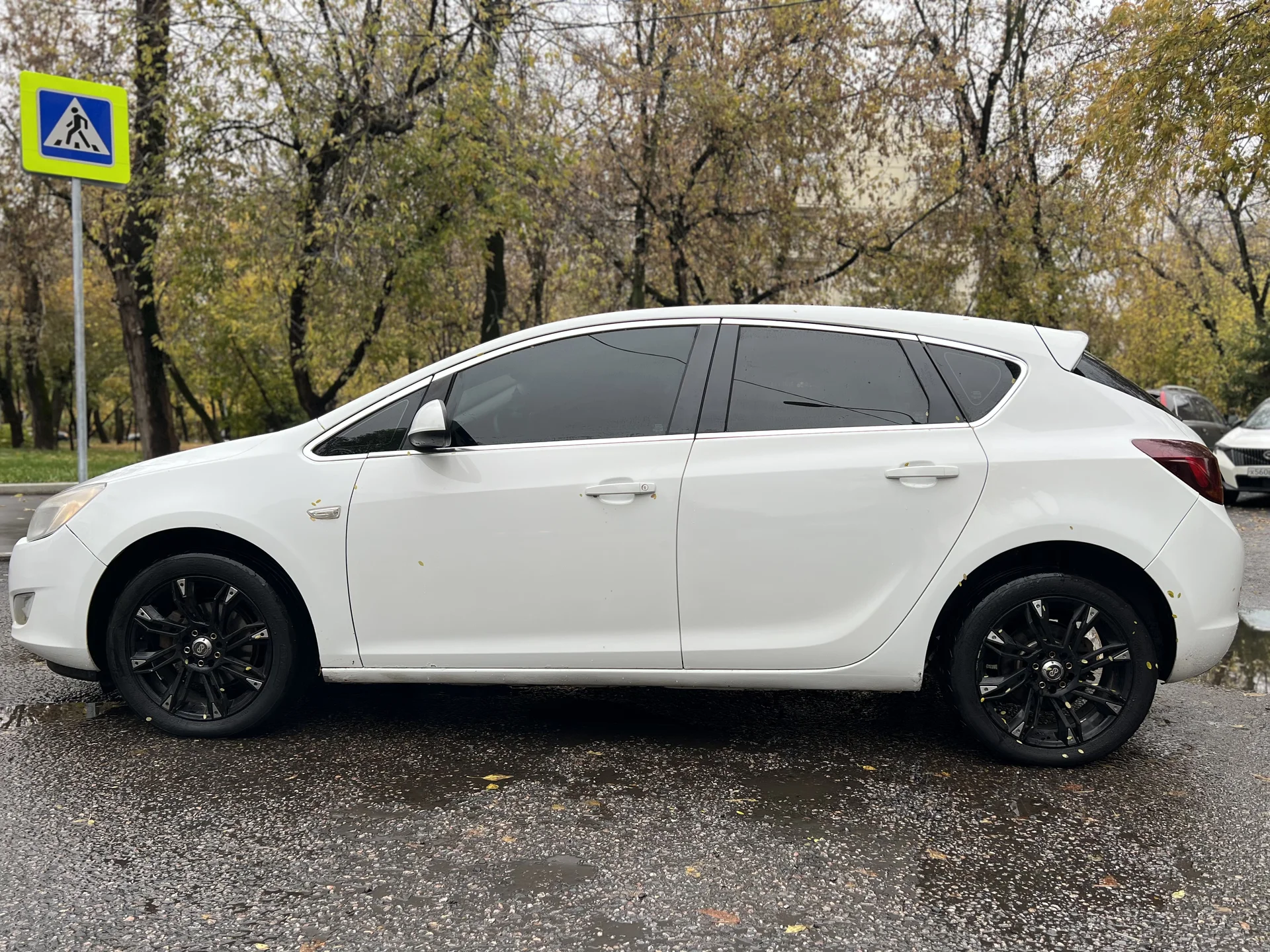 🚗 Opel Astra J 2012, 1.6 AT, хэтчбек 5 дв - миниатюра 6