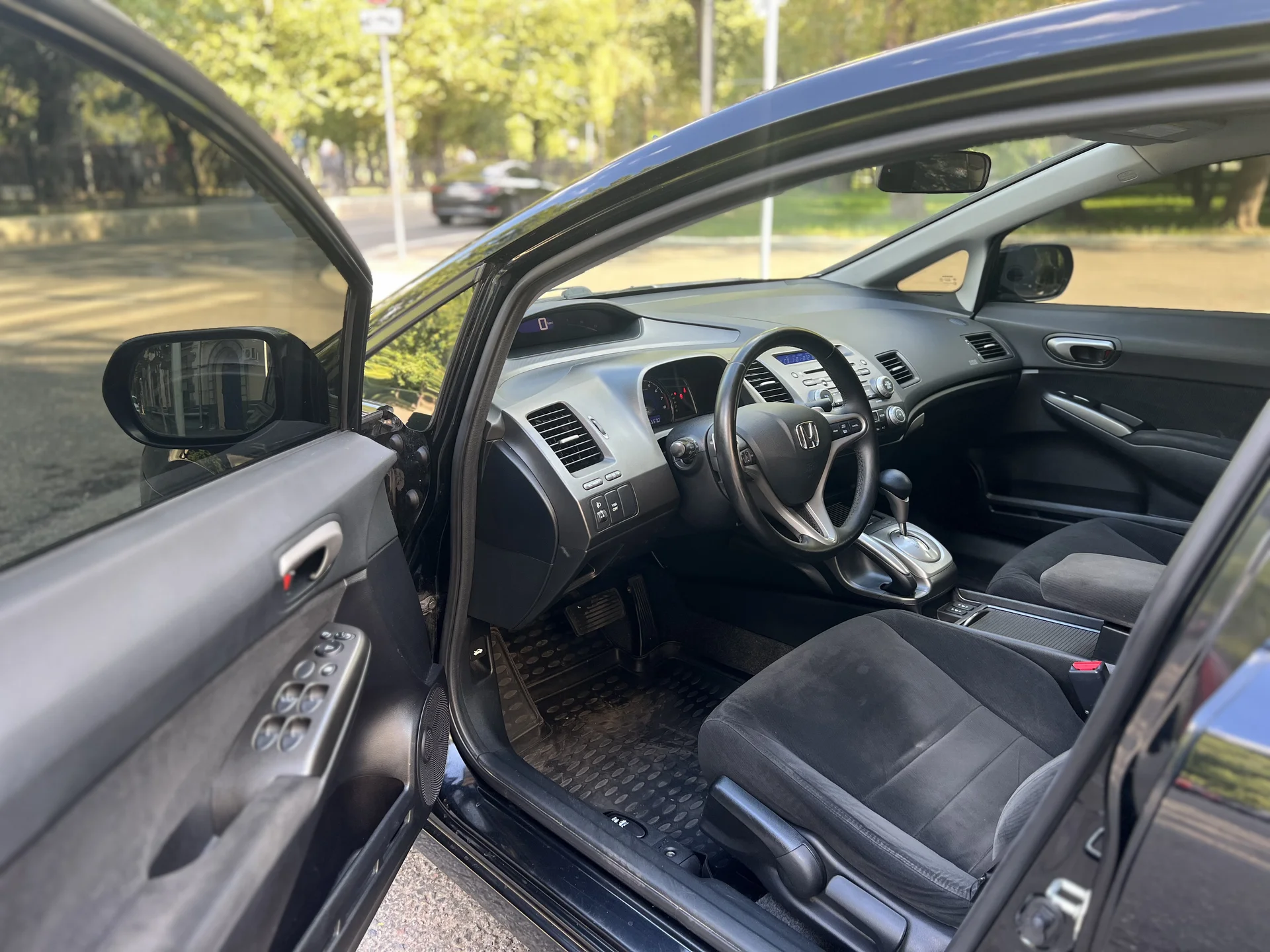 🚗 Honda Civic 2008, 1.8 АТ - миниатюра 8