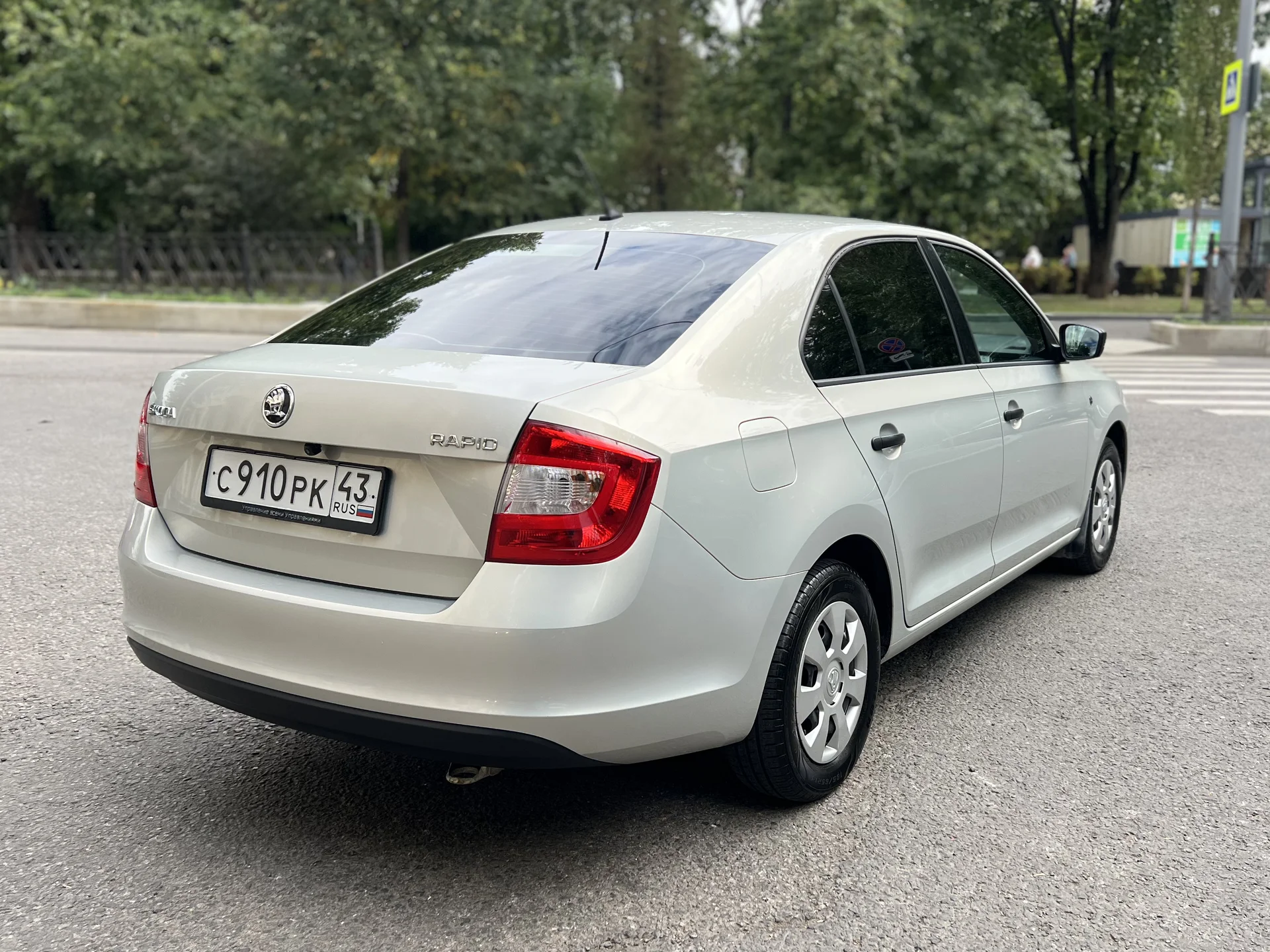 🚗 Škoda Rapid 2016, 1.6 MT - миниатюра 3