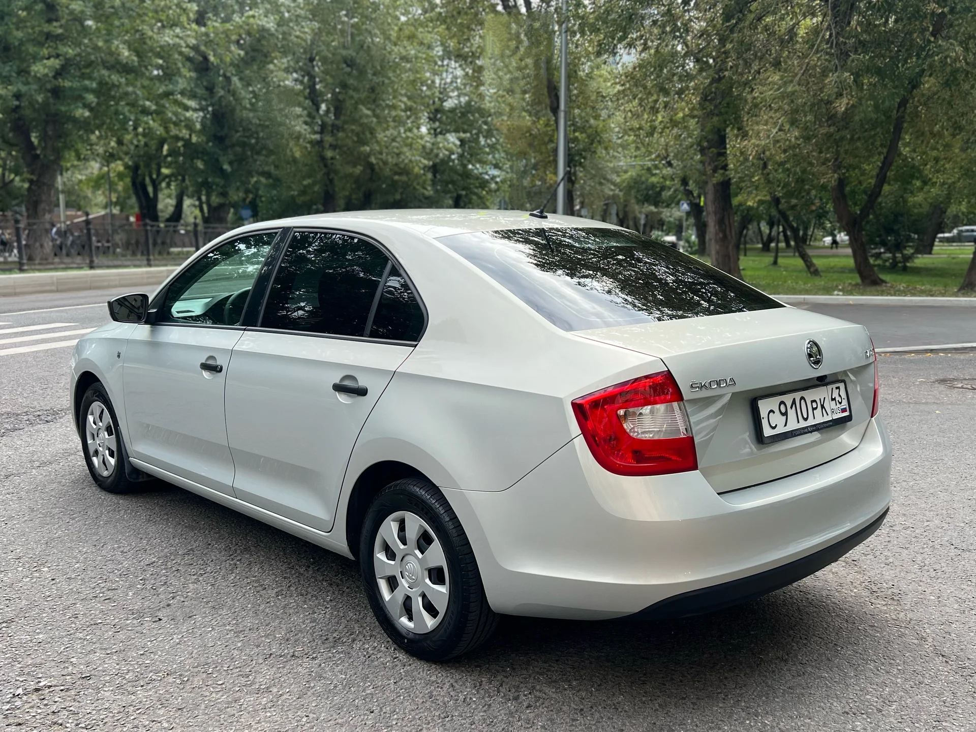 🚗 Škoda Rapid 2016, 1.6 MT - миниатюра 5