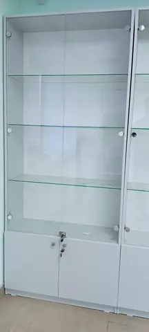 шкафы витрины