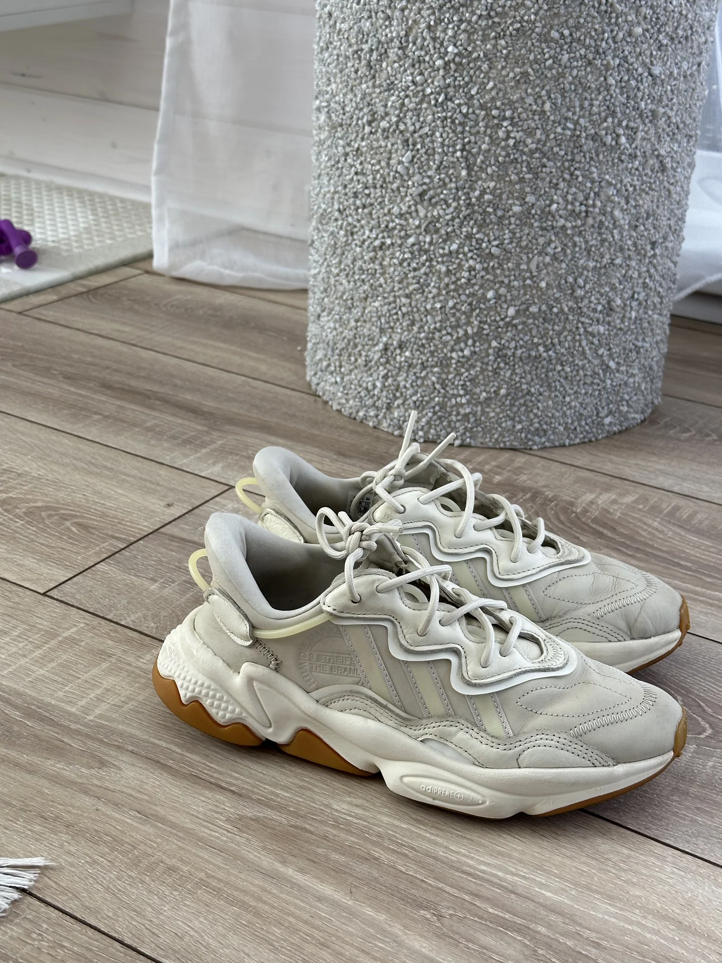Кроссовки adidas ozweego - миниатюра 3