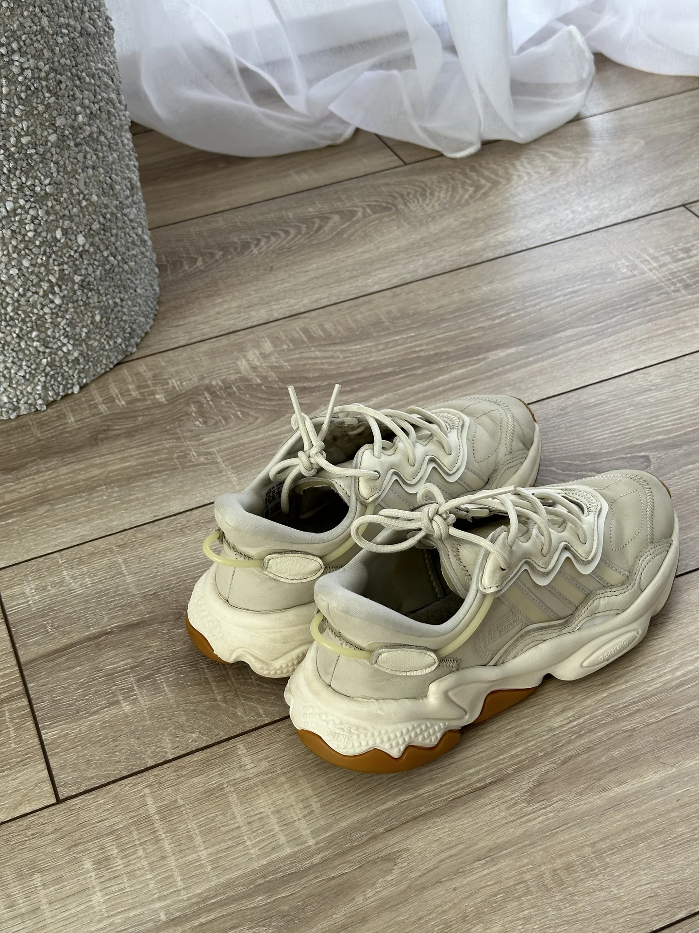 Кроссовки adidas ozweego - миниатюра 4