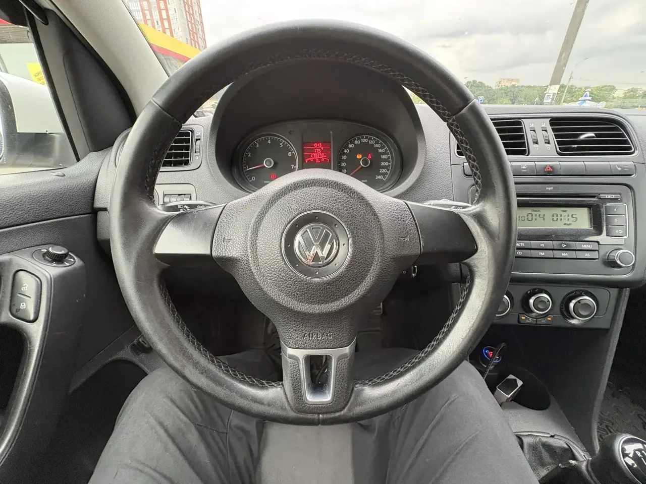 Volkswagen Polo, Седан 2012 - миниатюра 14