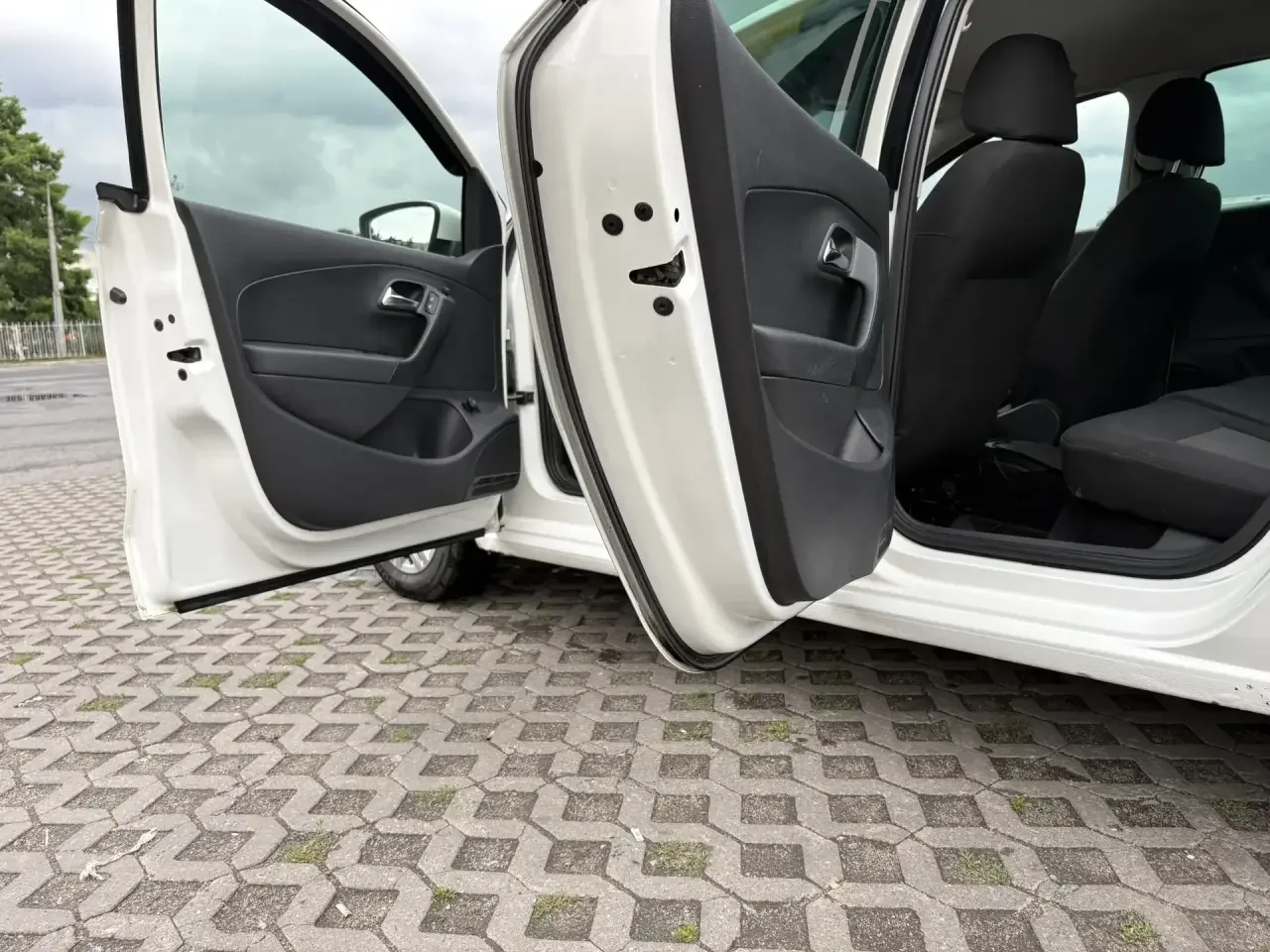 Volkswagen Polo, Седан 2012 - миниатюра 18