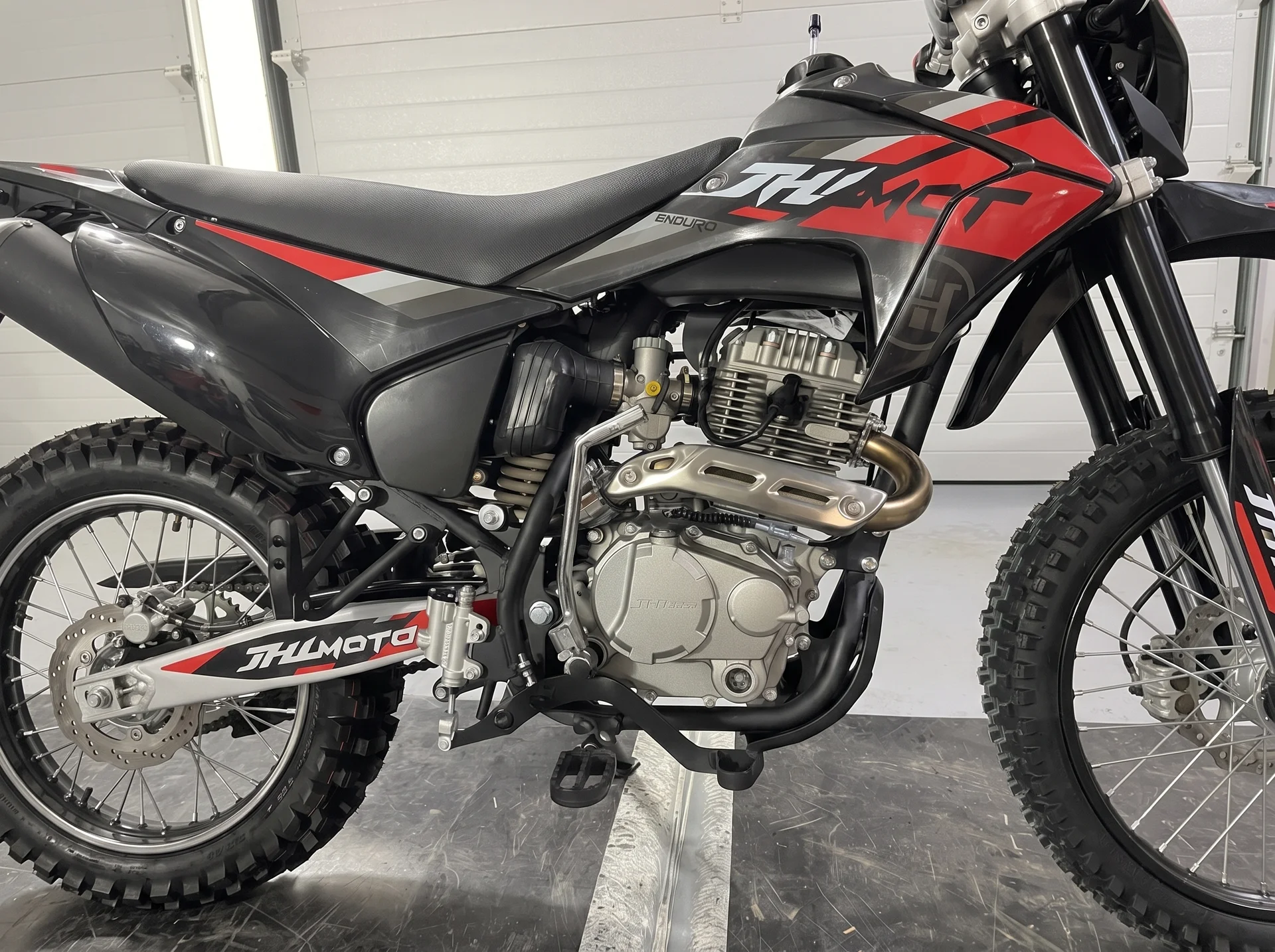 Мотоцикл эндуро JHL EMC MX250 - миниатюра 5