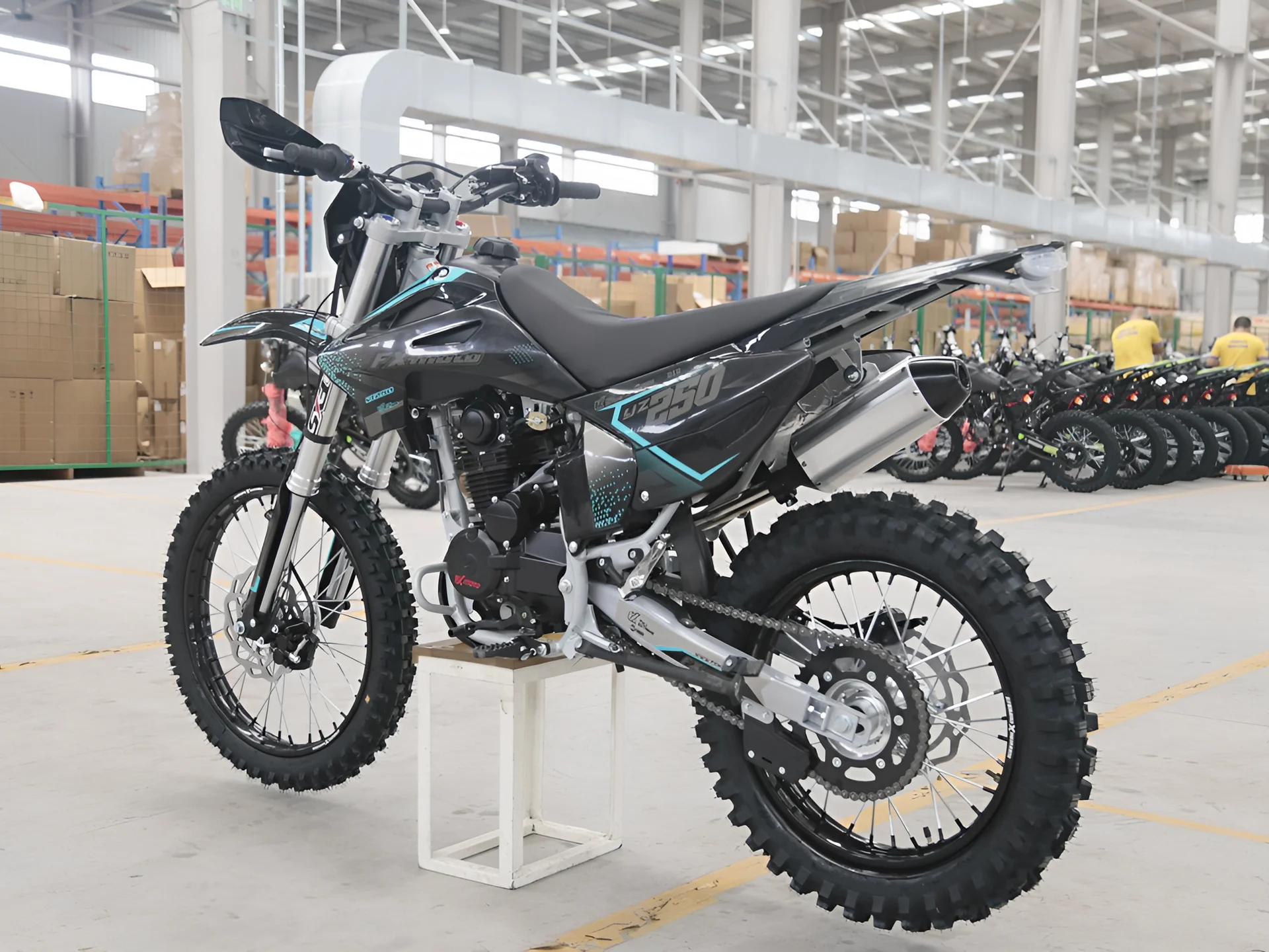 Мотоцикл эндуро FXmoto YZ-250 21/18 - миниатюра 2