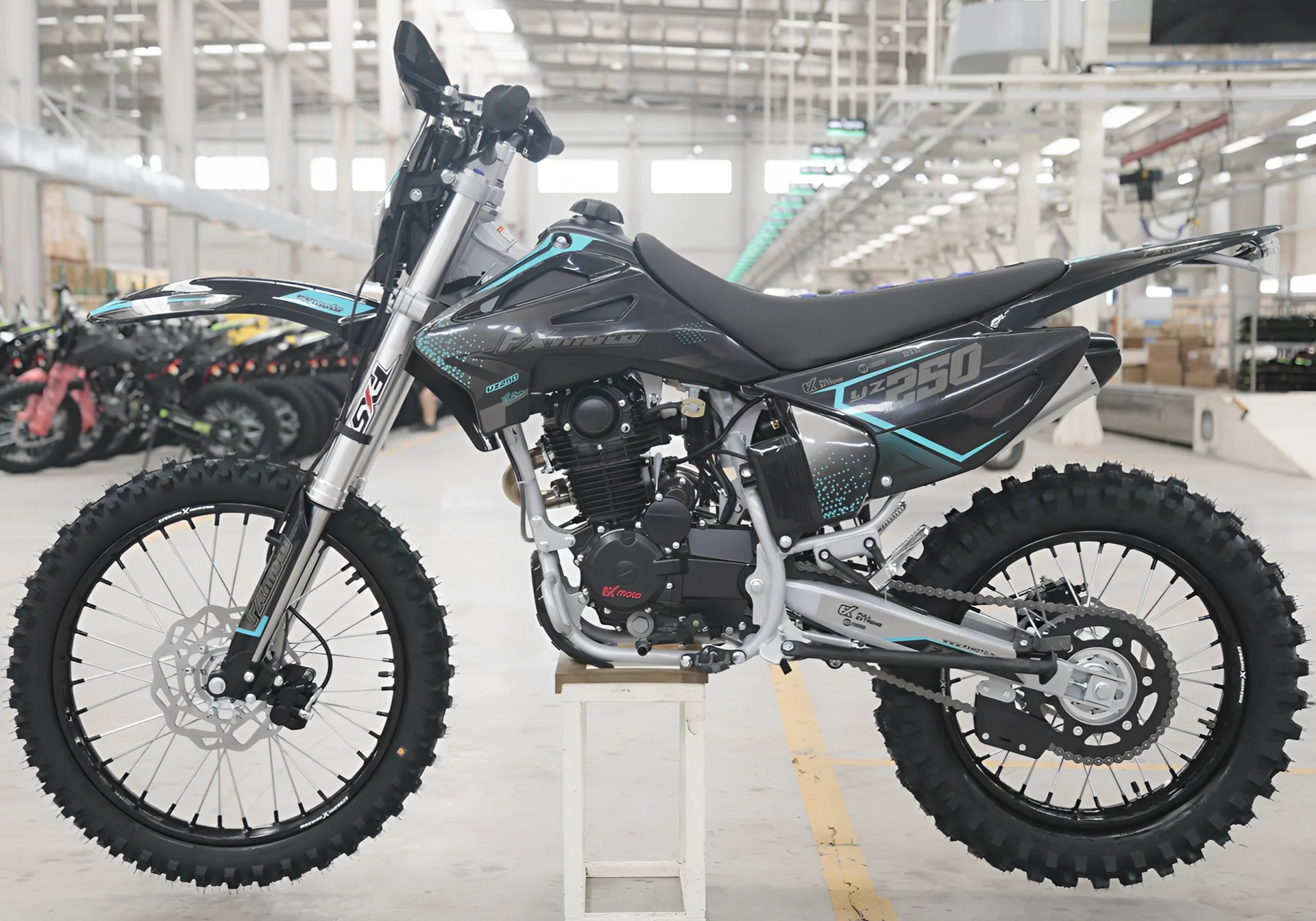 Мотоцикл эндуро FXmoto YZ-250 21/18 - миниатюра 3