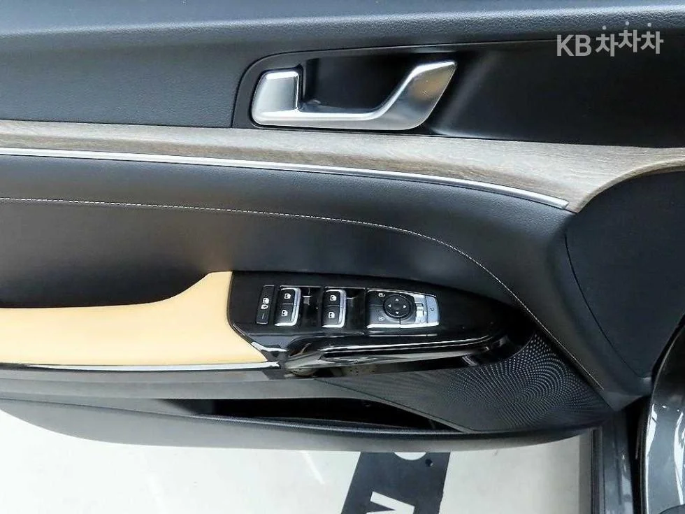 Kia K5 - миниатюра 12