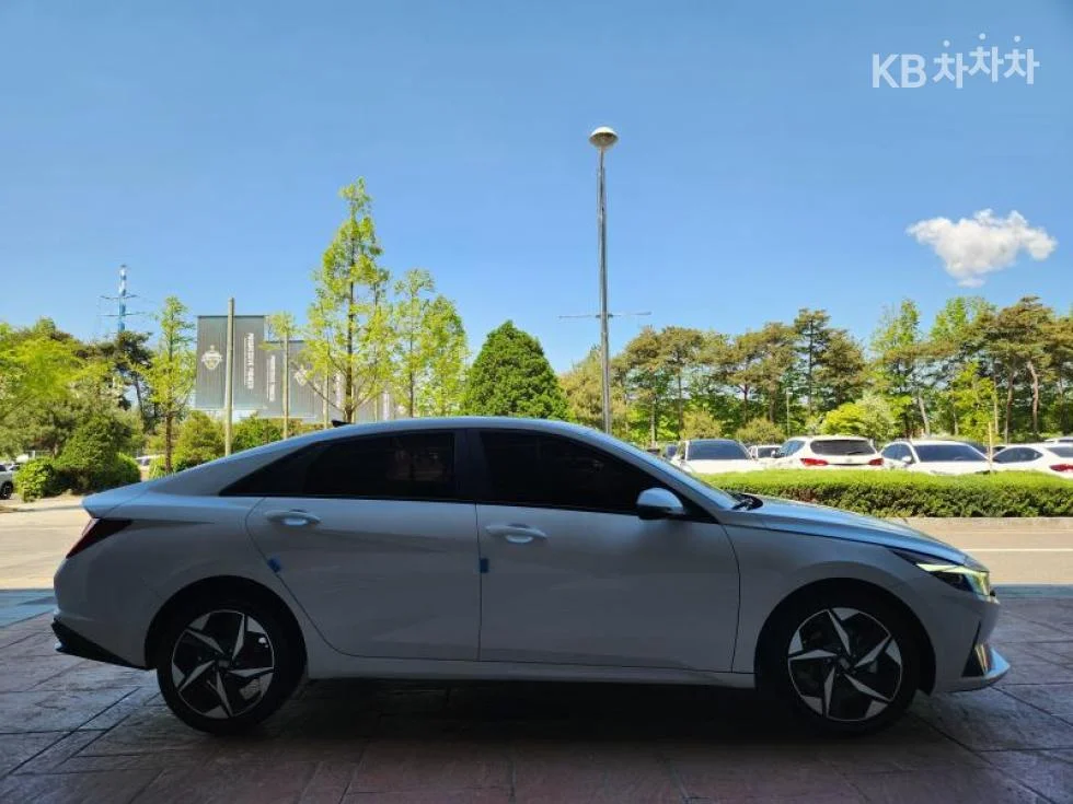 Hyundai Avante - миниатюра 8