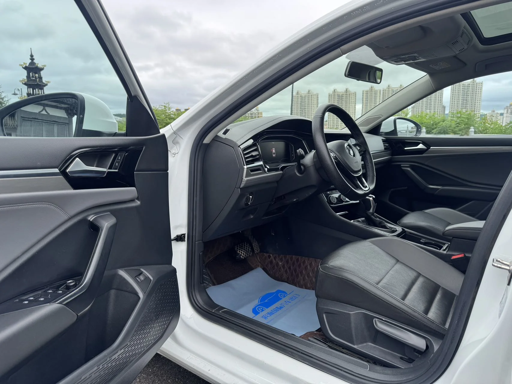 Volkswagen Sagitar - миниатюра 6