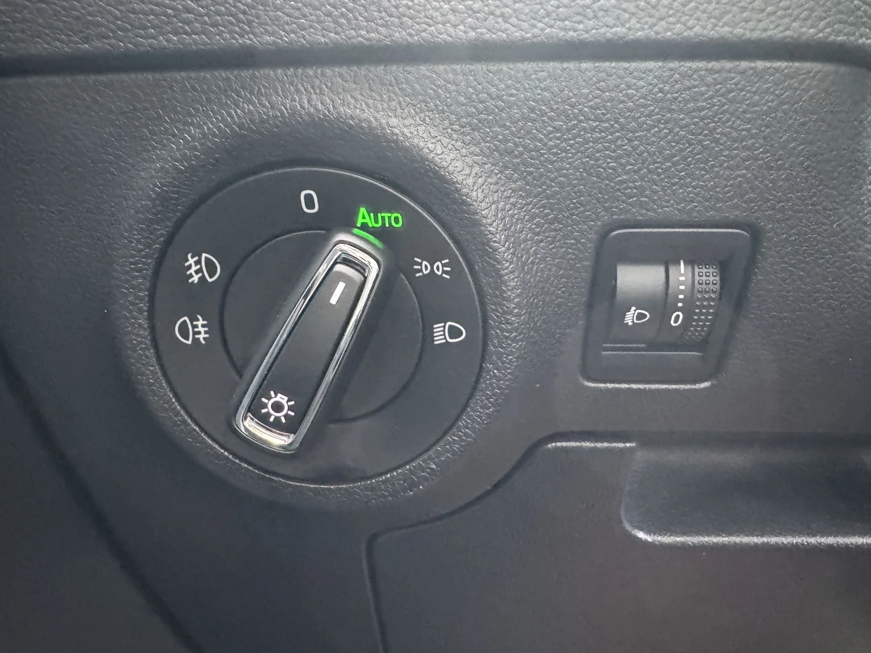 Skoda Karoq - миниатюра 12