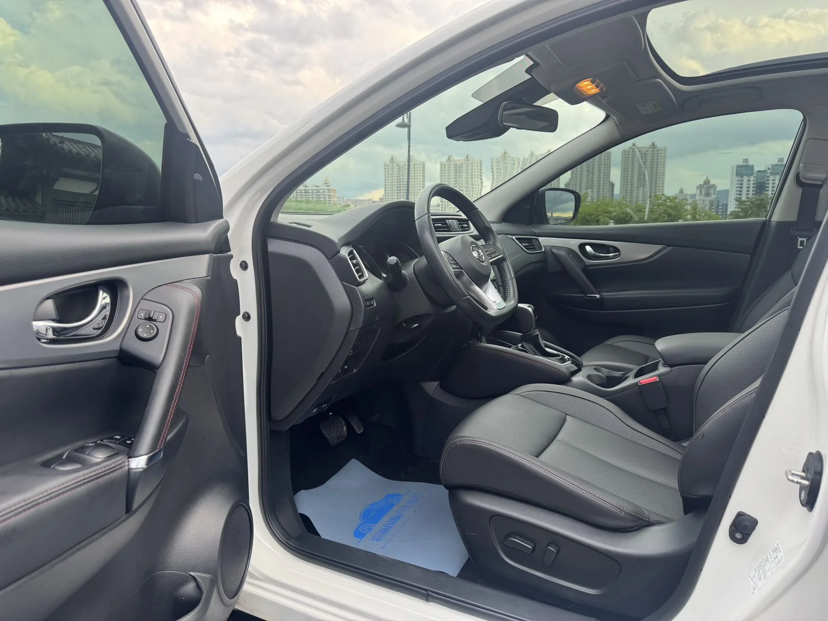 Nissan QASHQAI - миниатюра 8