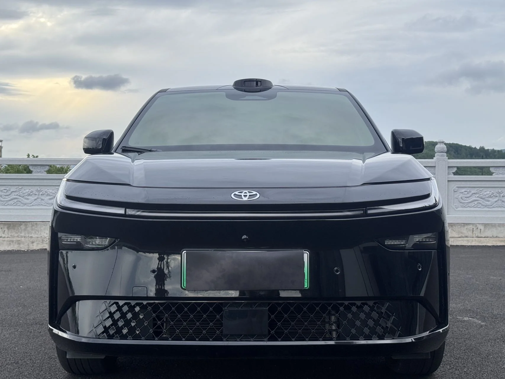 Toyota BZ3X - миниатюра 3