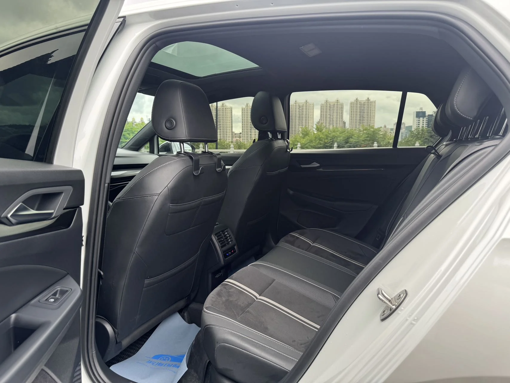 Volkswagen Golf - миниатюра 9