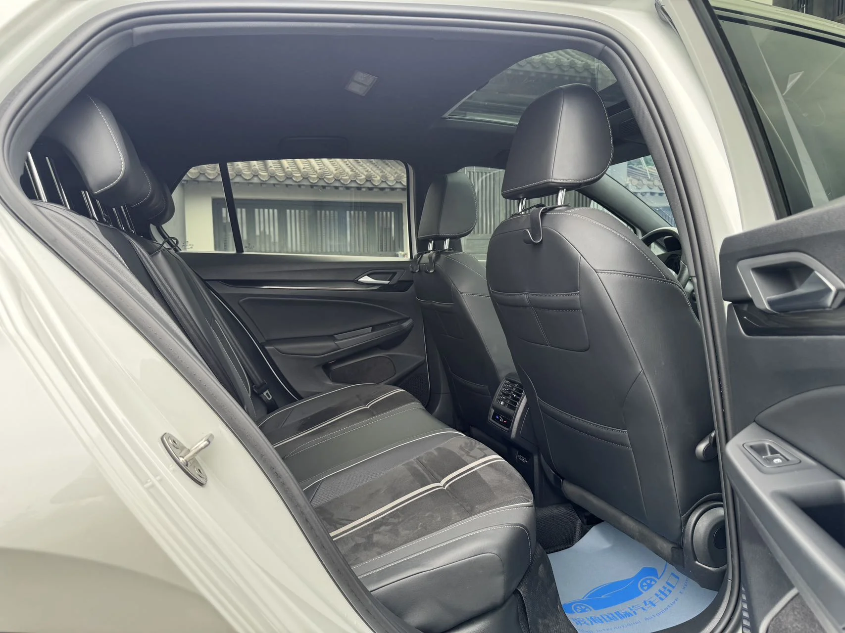 Volkswagen Golf - миниатюра 10