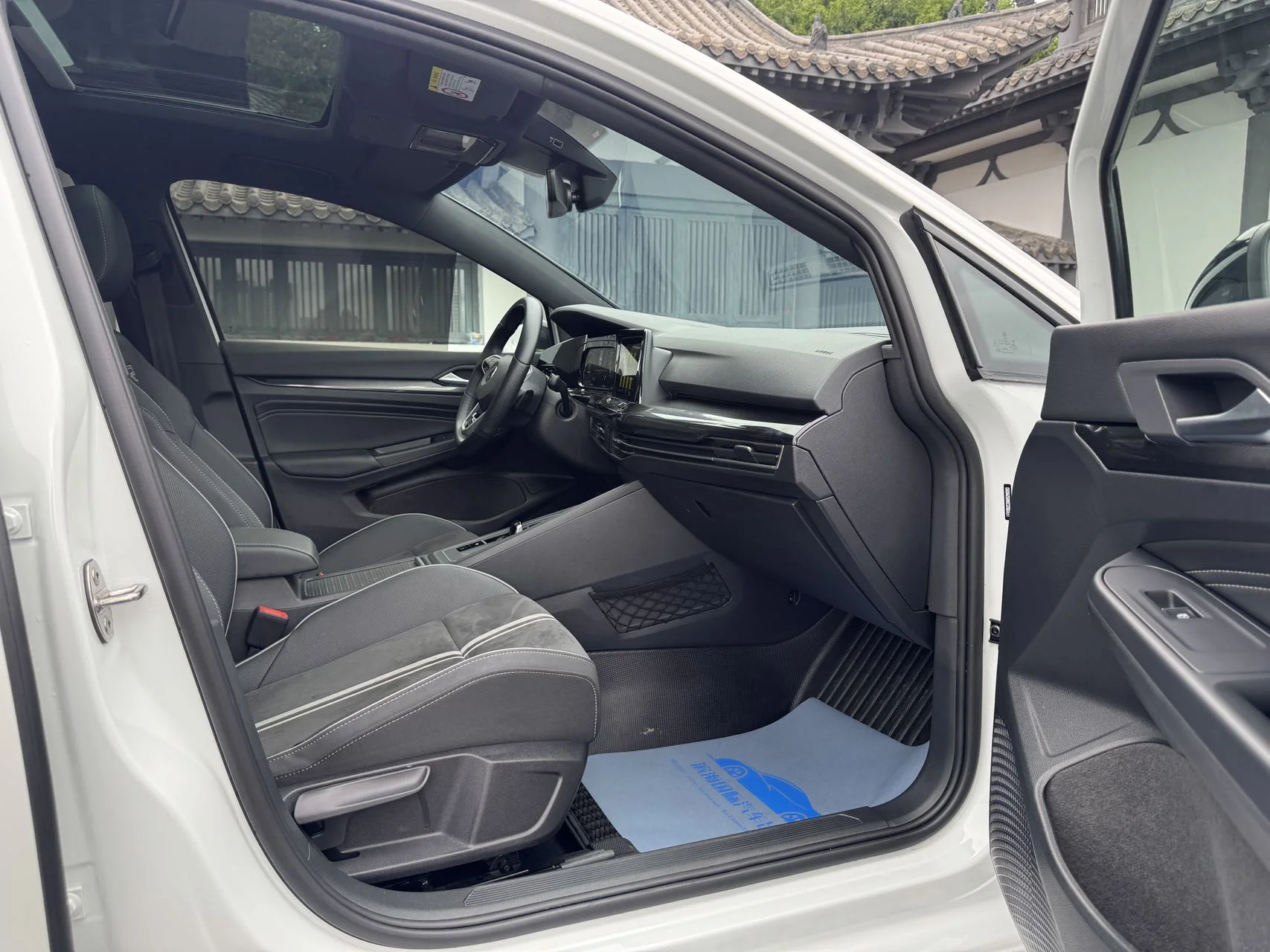 Volkswagen Golf - миниатюра 11