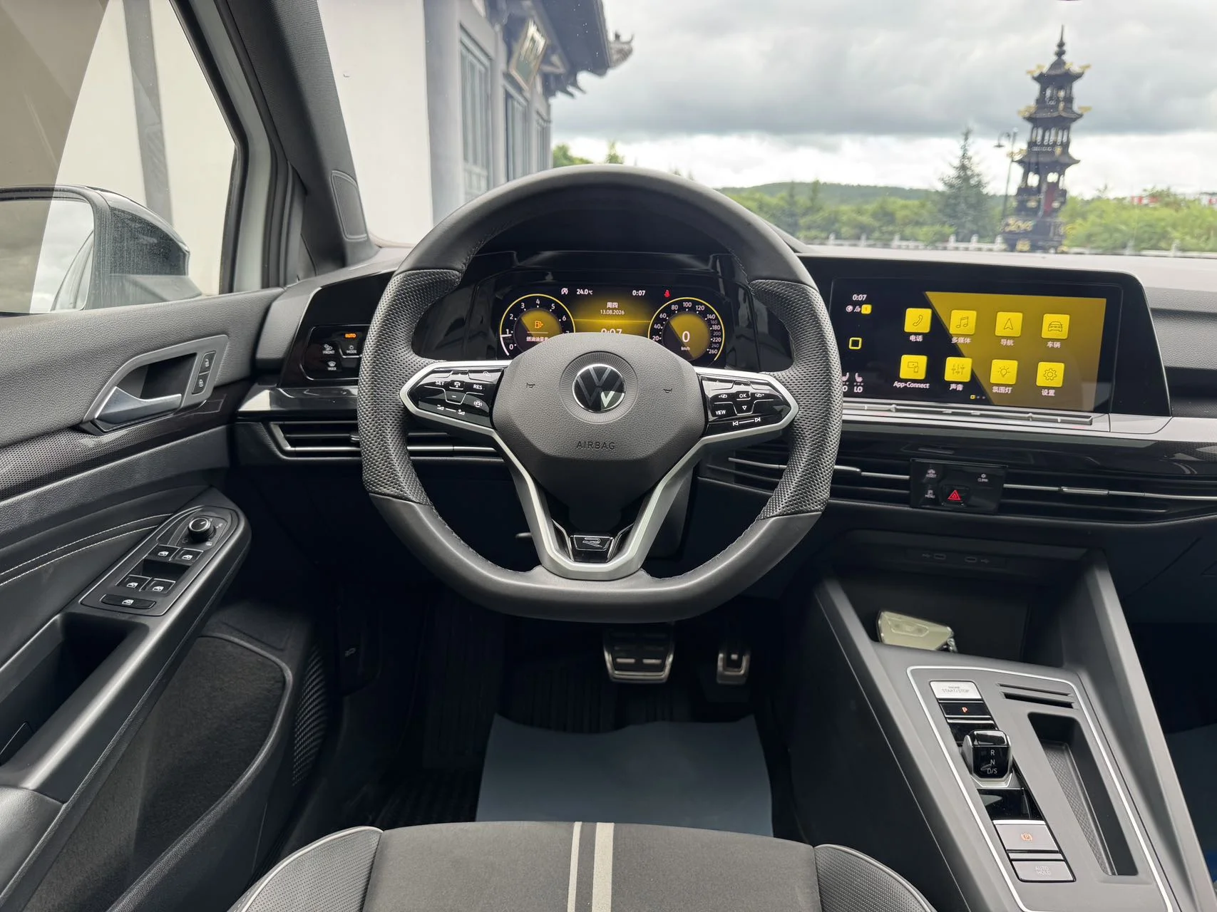 Volkswagen Golf - миниатюра 18