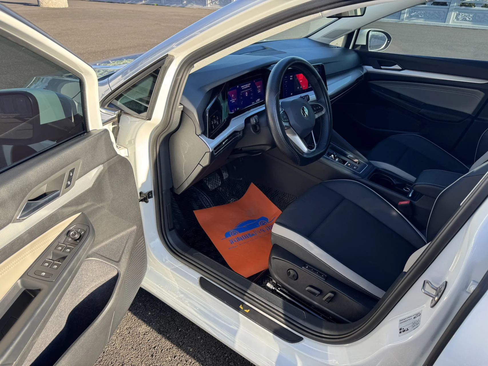 Volkswagen Golf - миниатюра 8