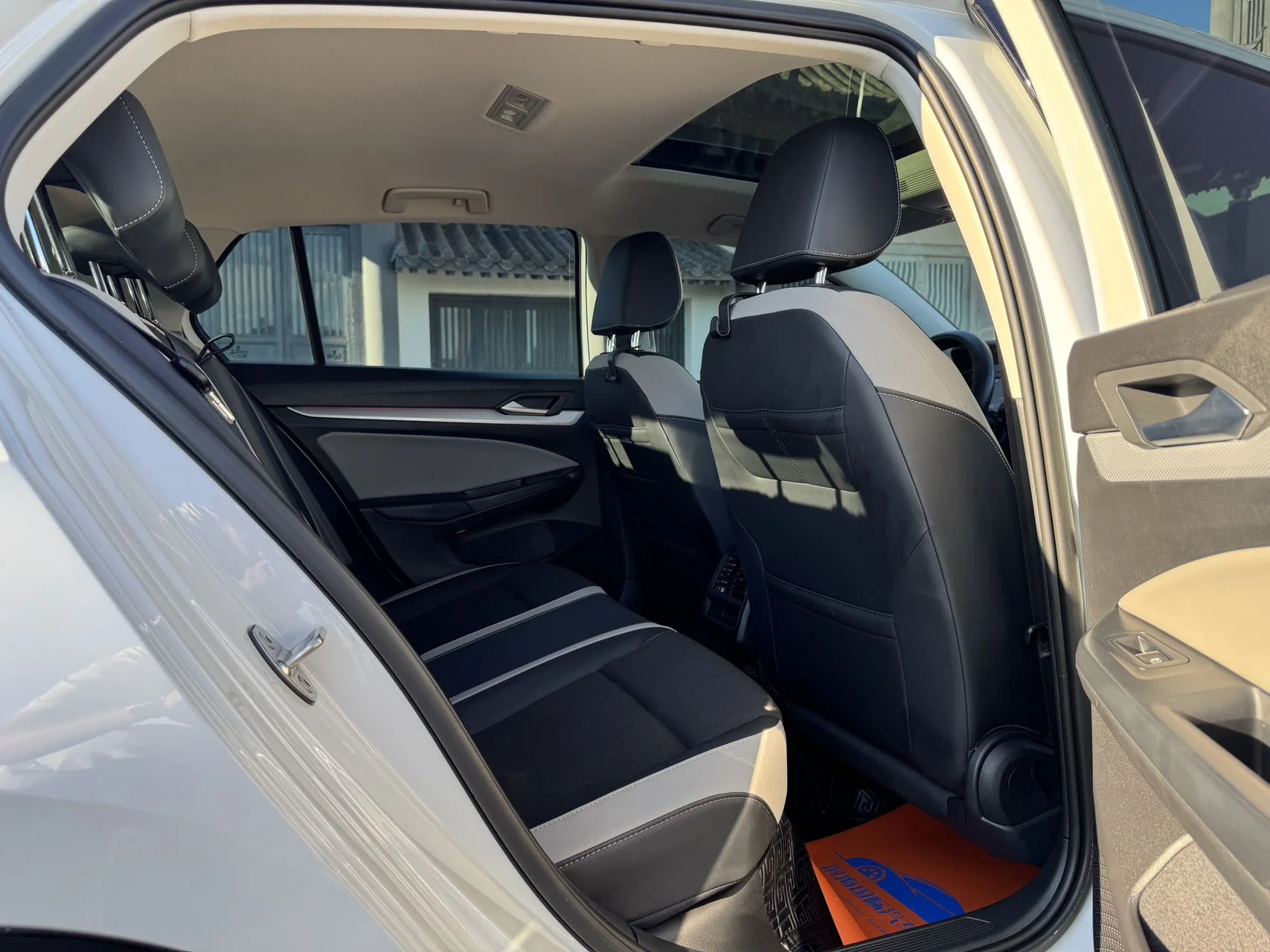 Volkswagen Golf - миниатюра 10