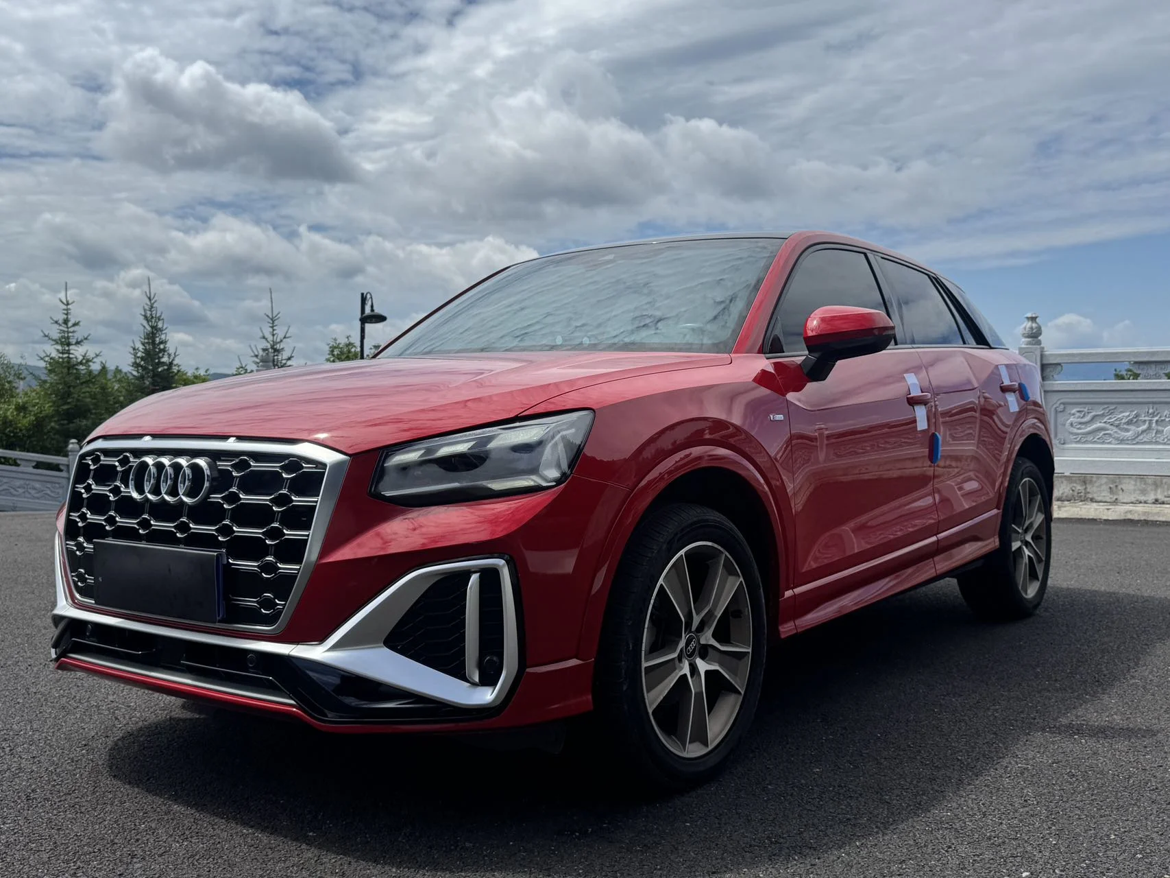 Audi Q2L - миниатюра 2