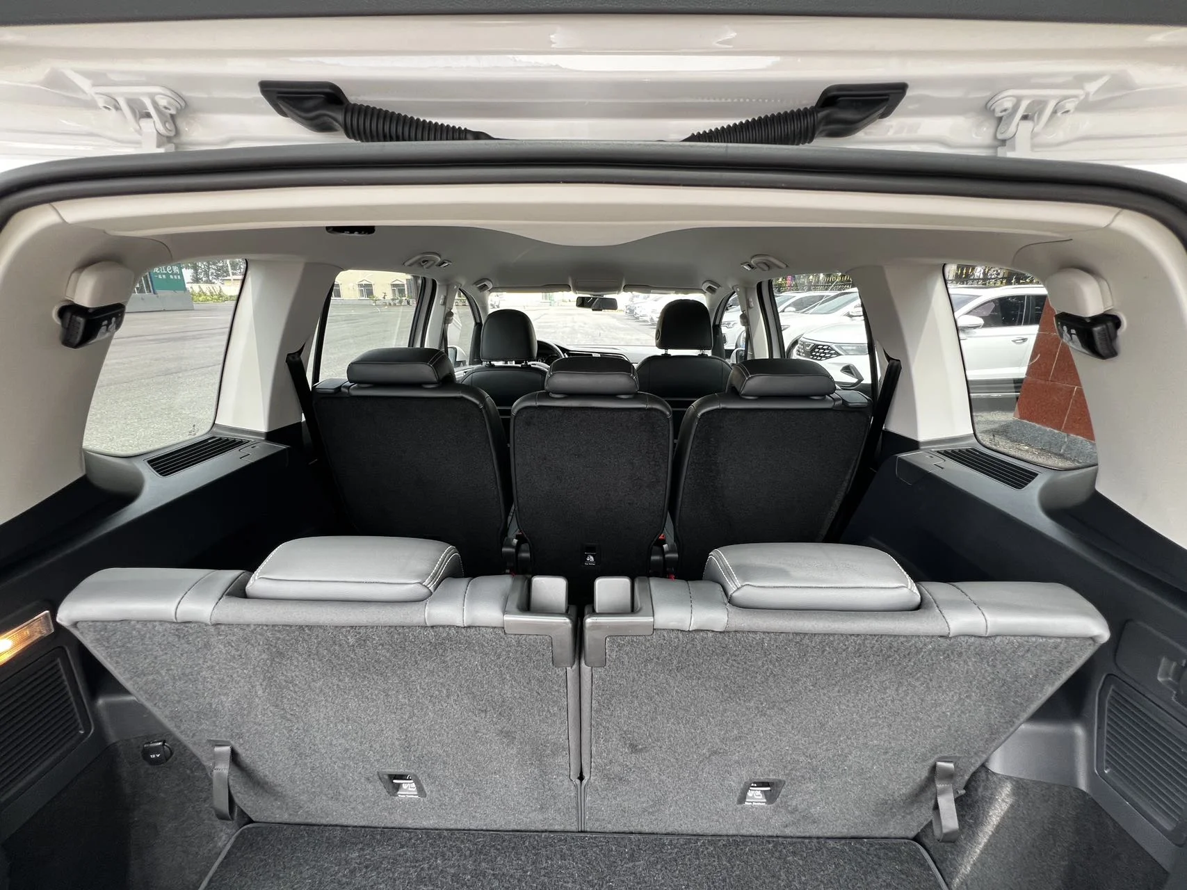 Volkswagen Touran - миниатюра 35