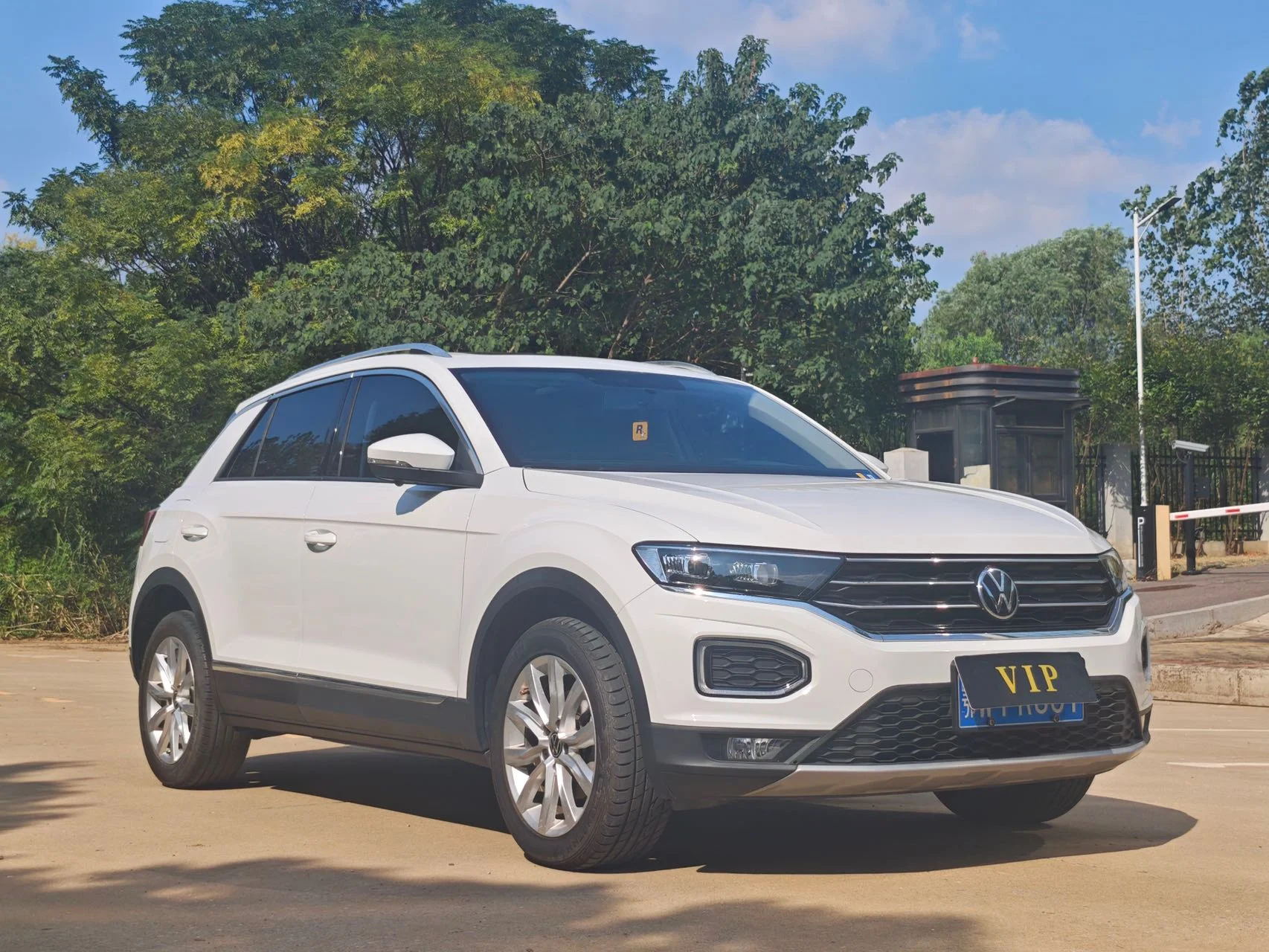 Volkswagen T-Roc - миниатюра 4