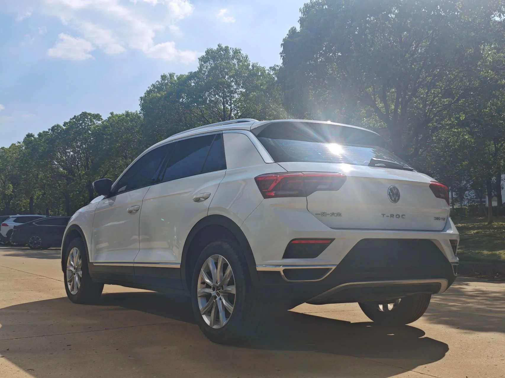 Volkswagen T-Roc - миниатюра 8