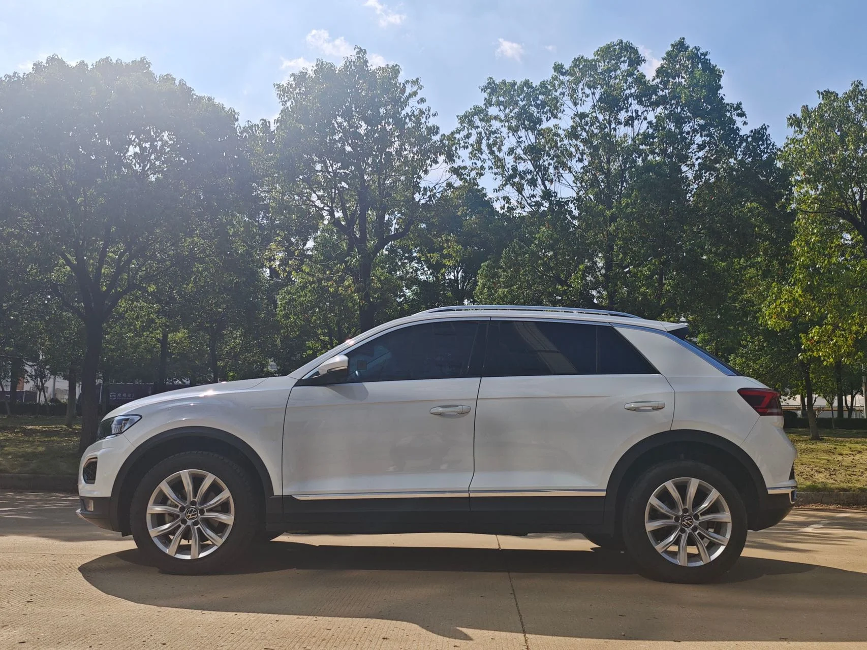 Volkswagen T-Roc - миниатюра 9