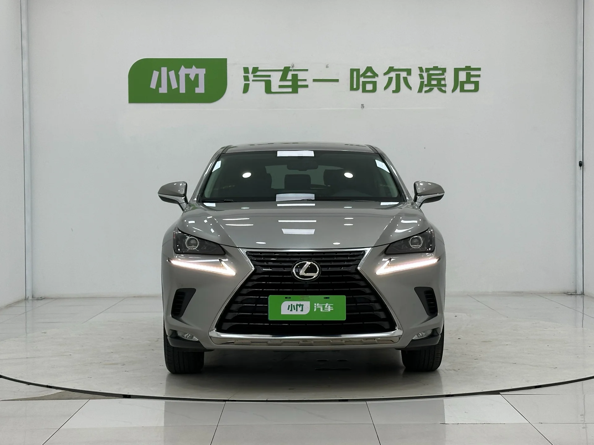 Lexus NX200 - миниатюра 2