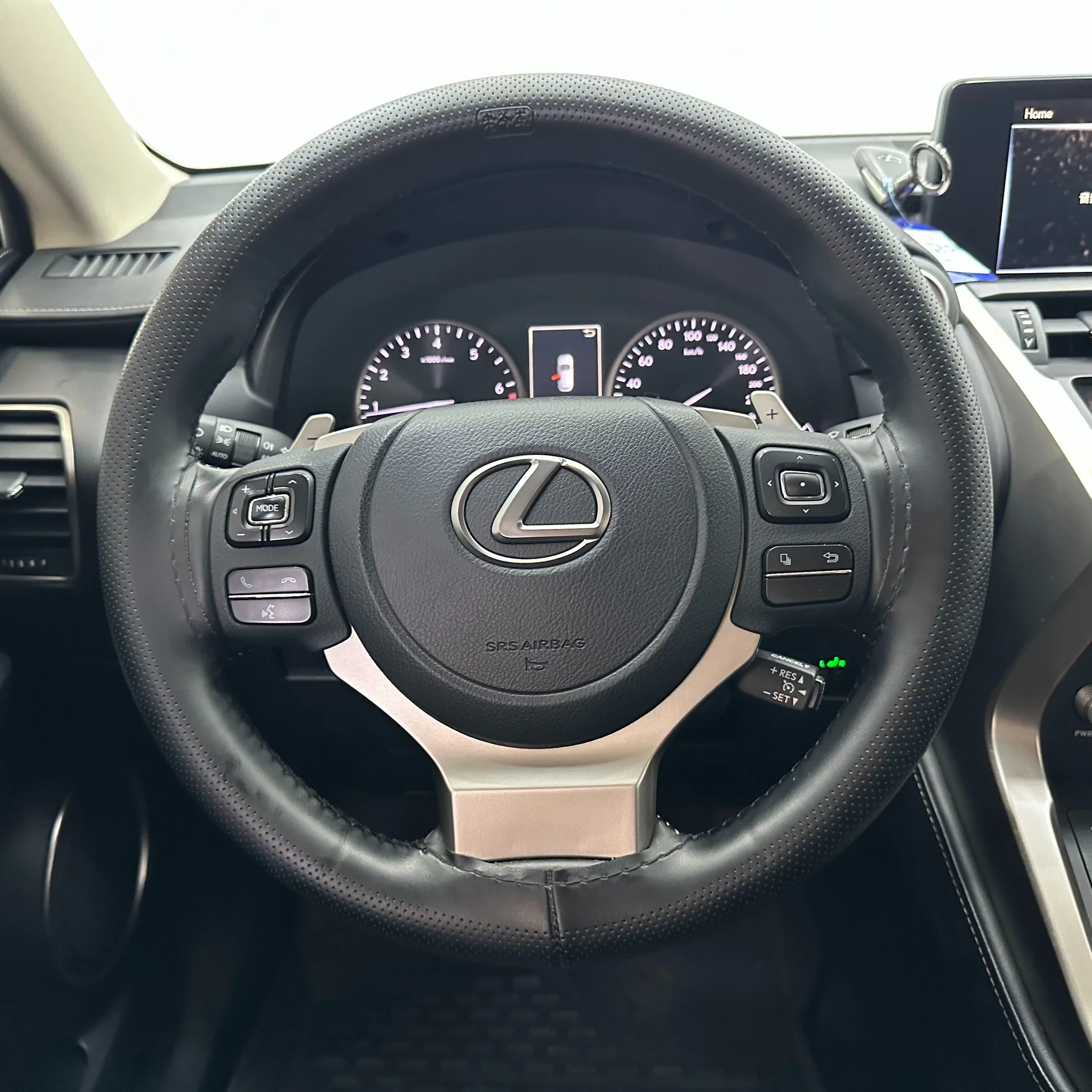 Lexus NX200 - миниатюра 10